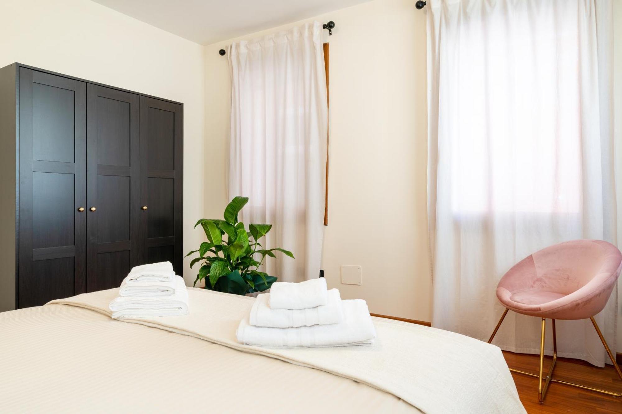 Apartment Elegante E Luminoso, Spazio Esterno Privato *