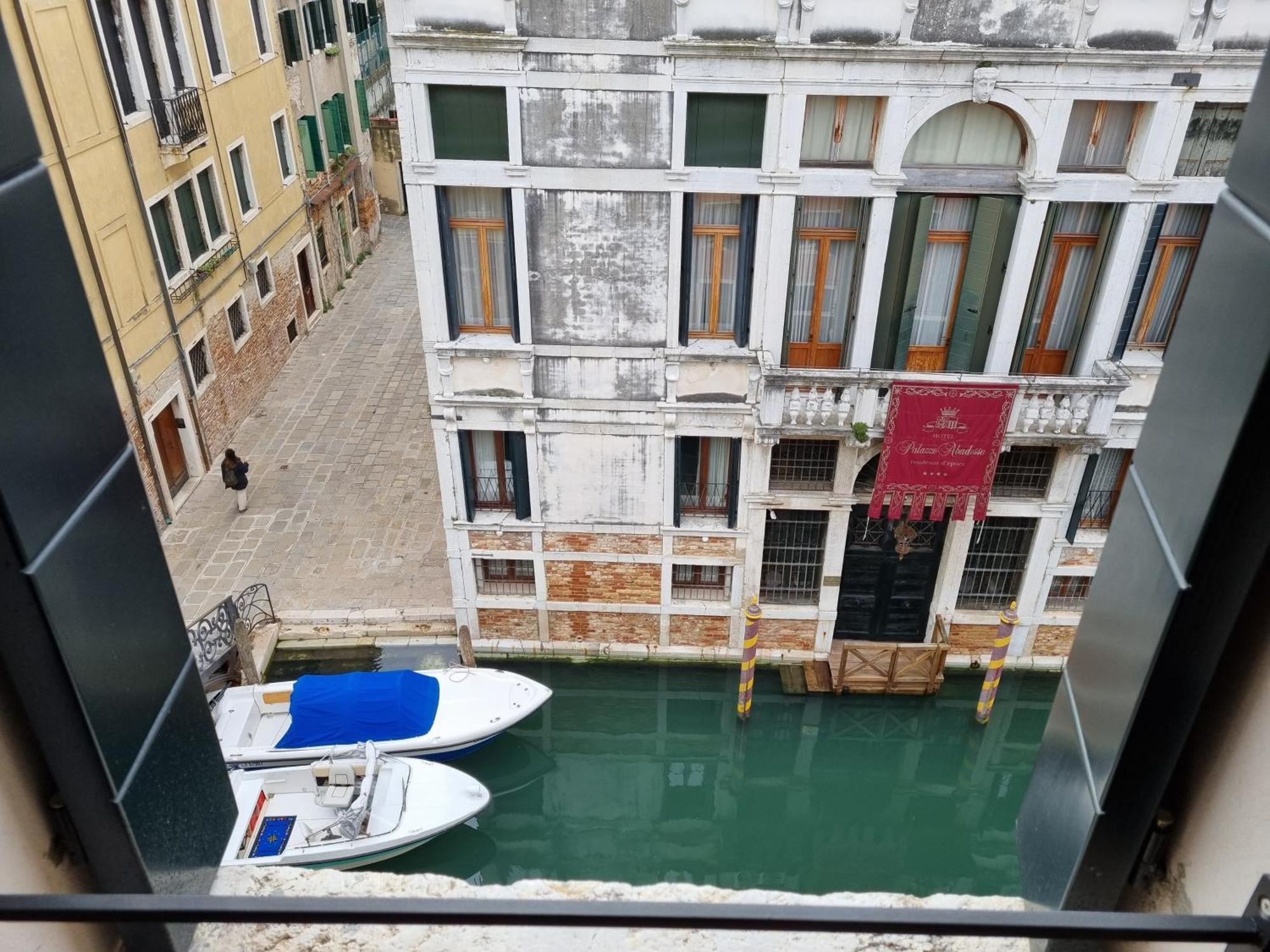 Ca' Cappello 2 With Canal View Venice