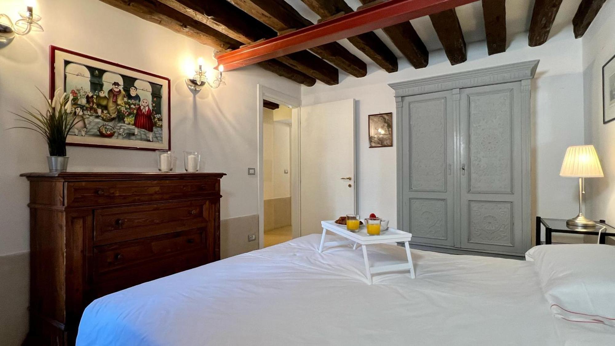 Flowery Apartment Venice