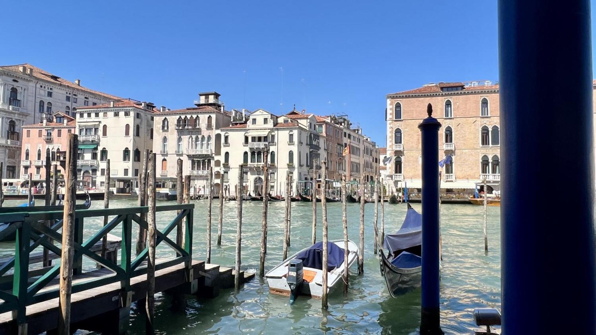 Romantic Grand Canal Apartment
