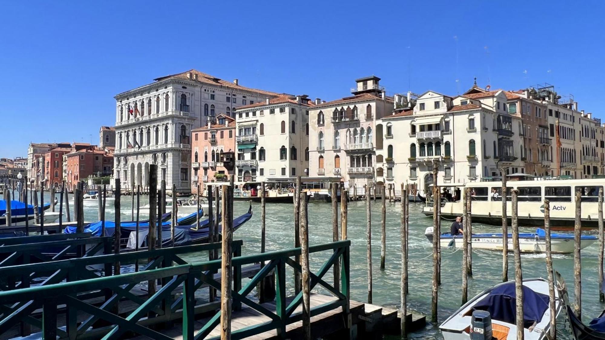 Romantic Grand Canal Apartment Venice