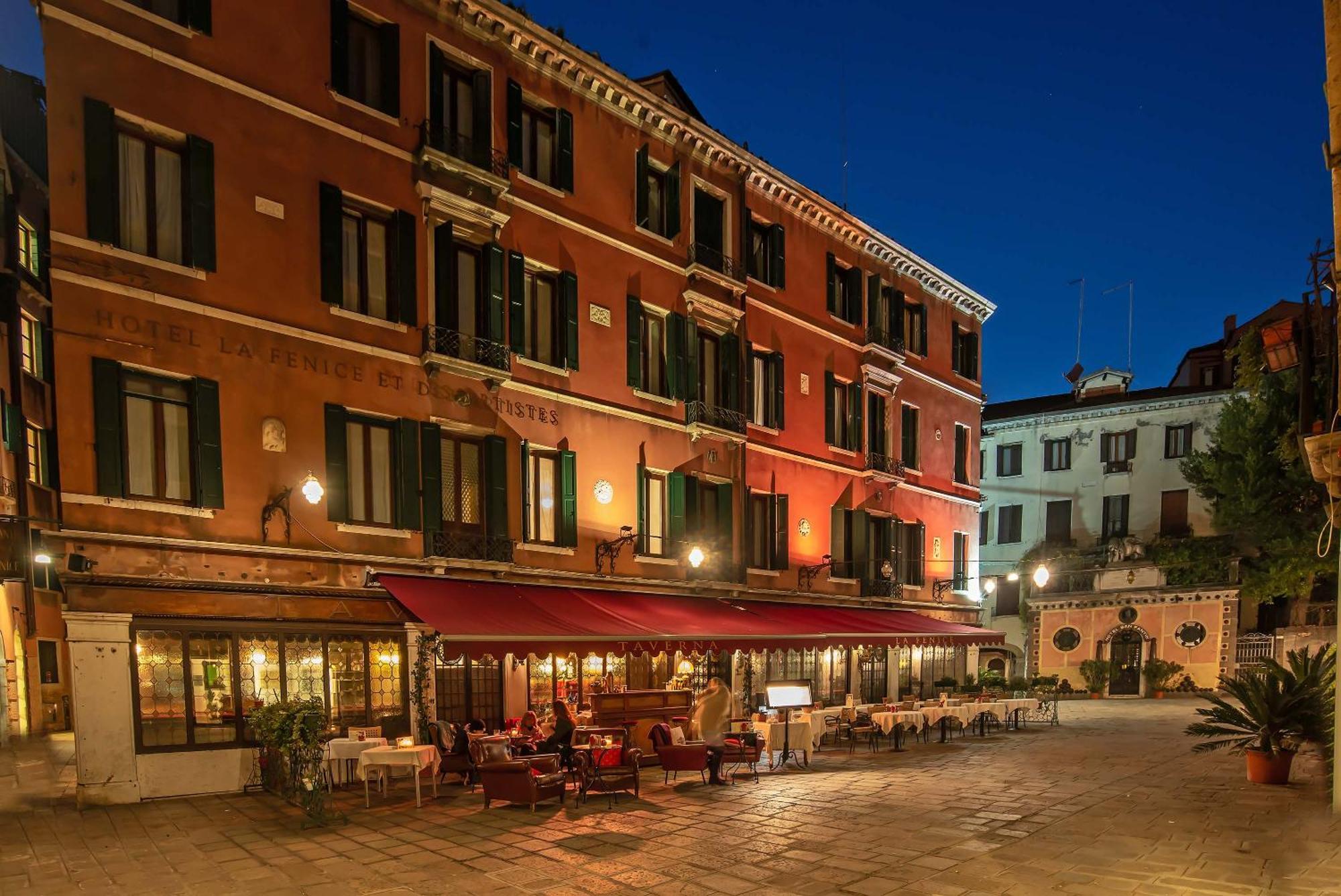 La Fenice Et Des Artistes