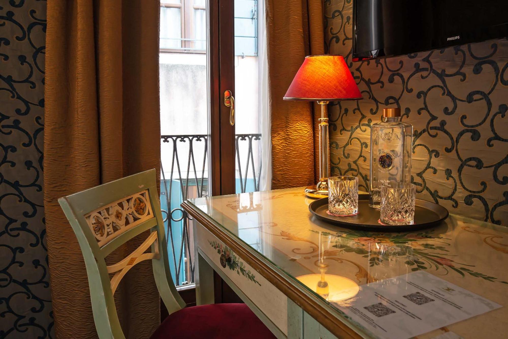 La Fenice Et Des Artistes 3* Venice