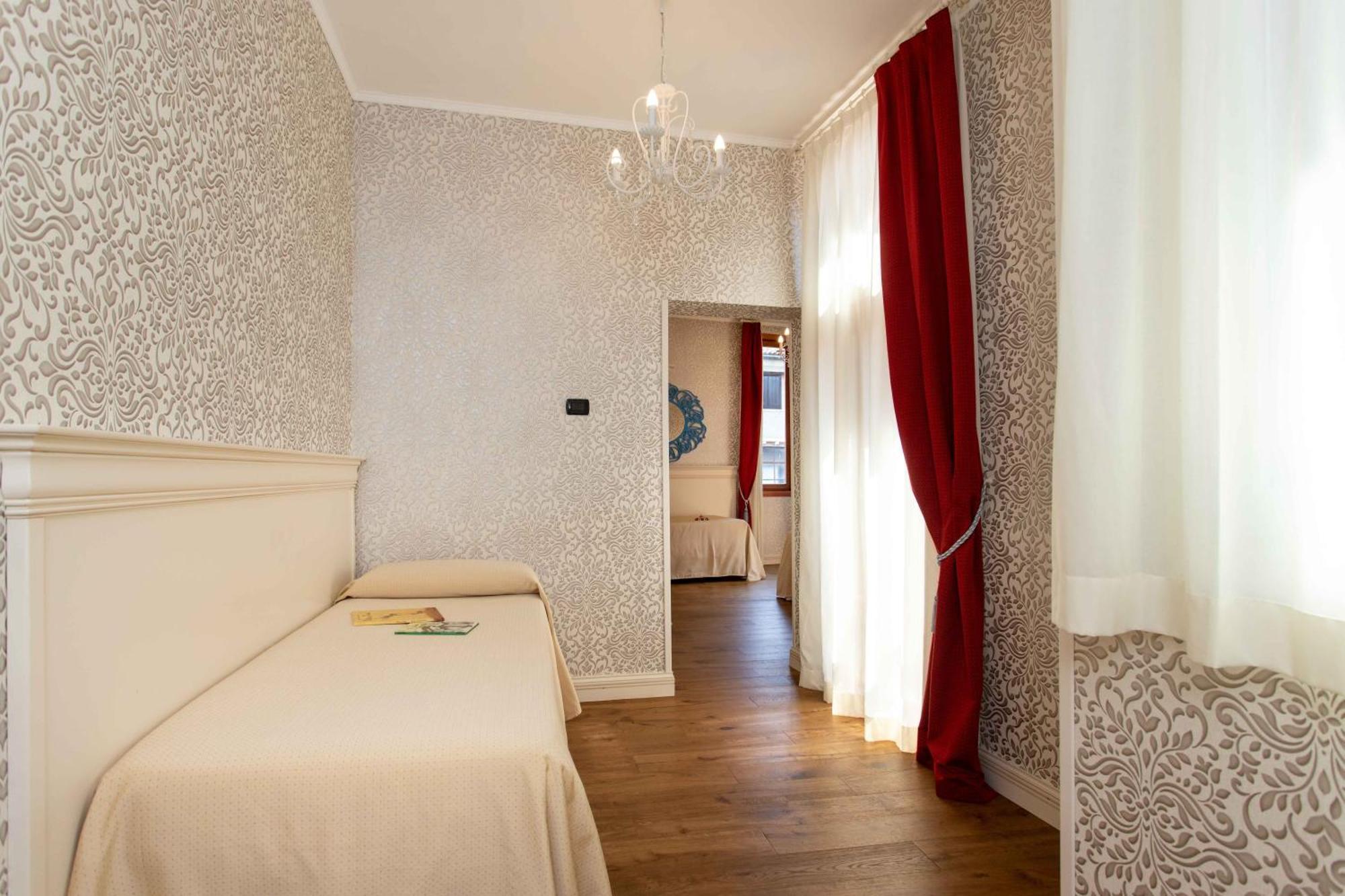 Guest house Charming Palace Santa Fosca Venice
