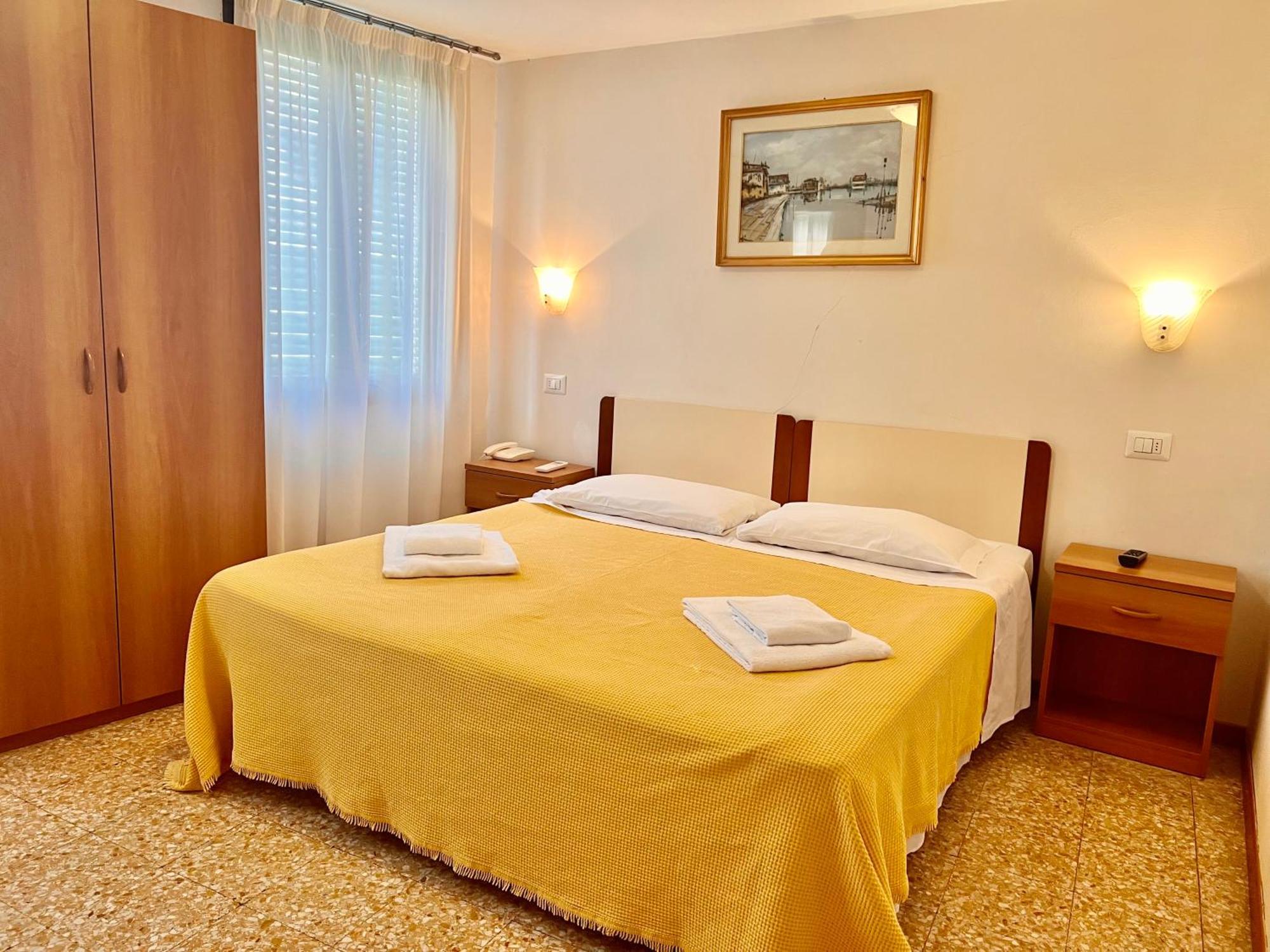 Hotel Canada 2*