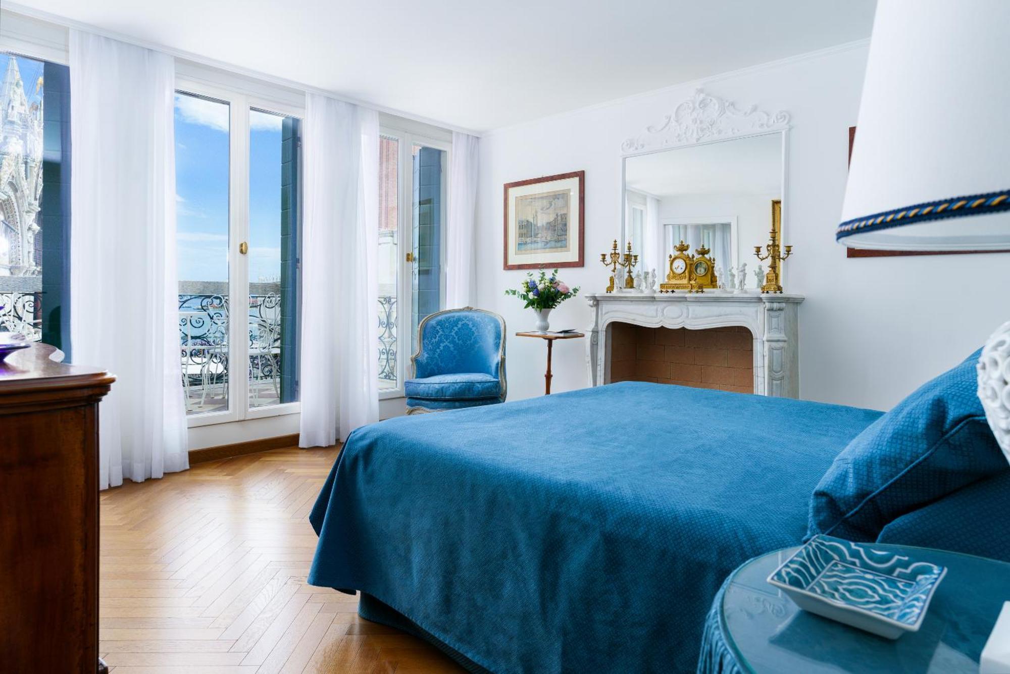 Due Leoni Terrace In St Mark's Square Venice