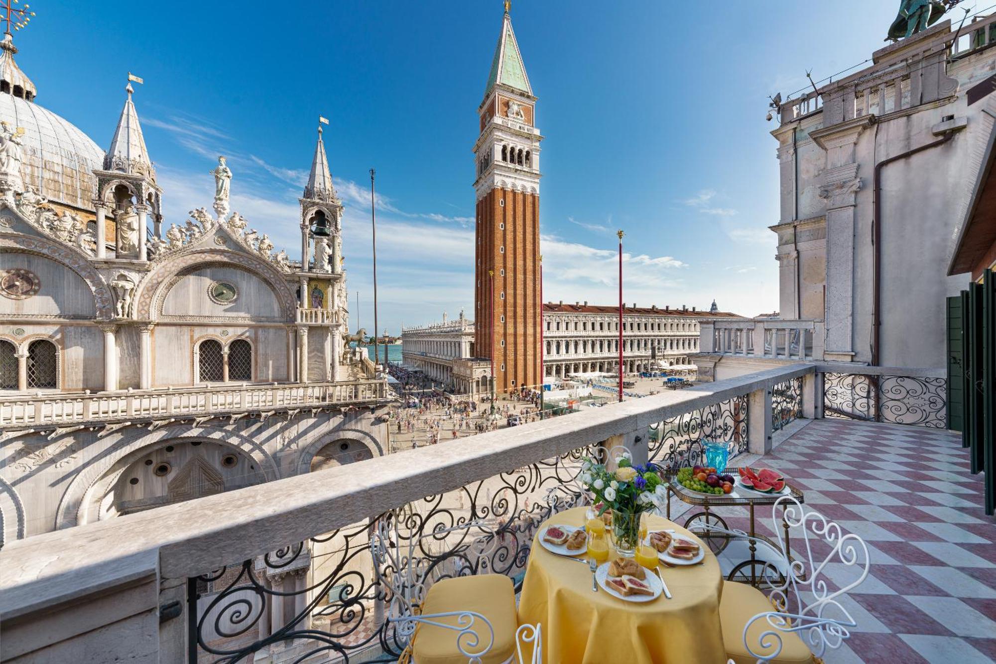 Due Leoni Terrace In St Mark's Square Venice