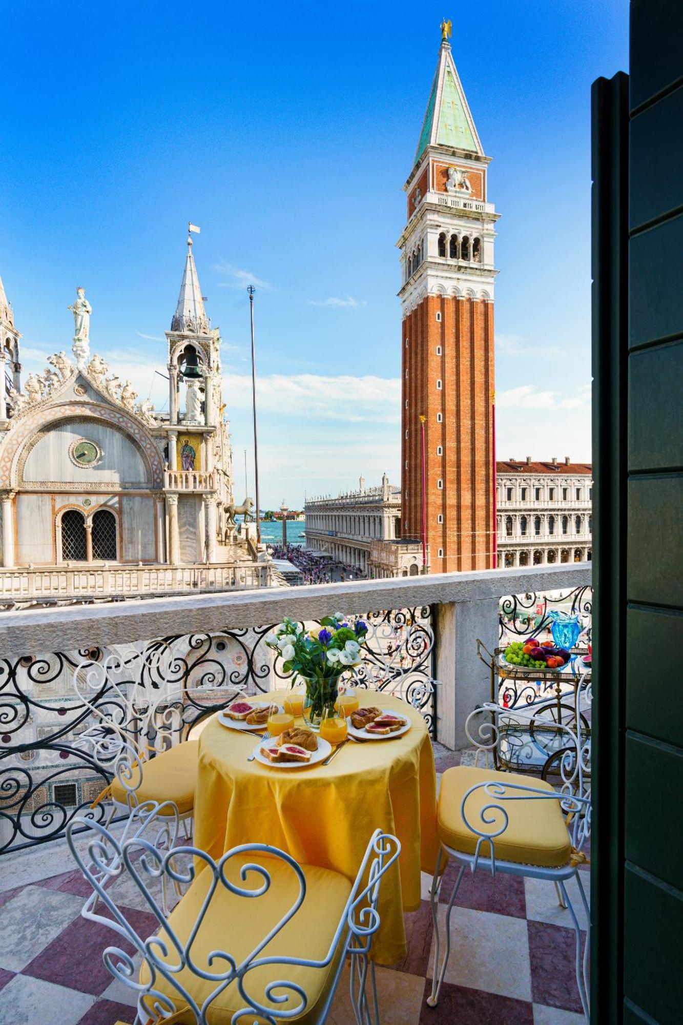 Due Leoni Terrace In St Mark's Square * Venice