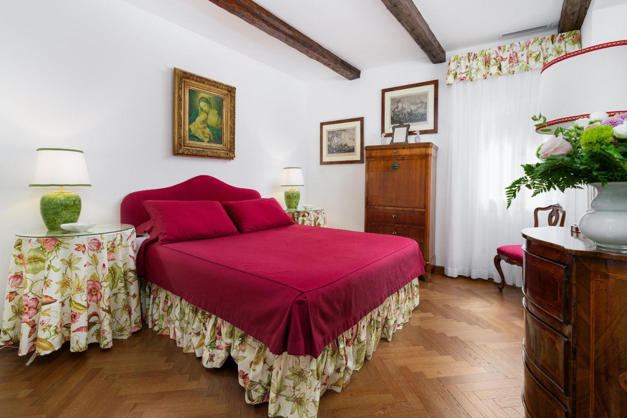 Due Leoni Terrace In St Mark's Square Apartment