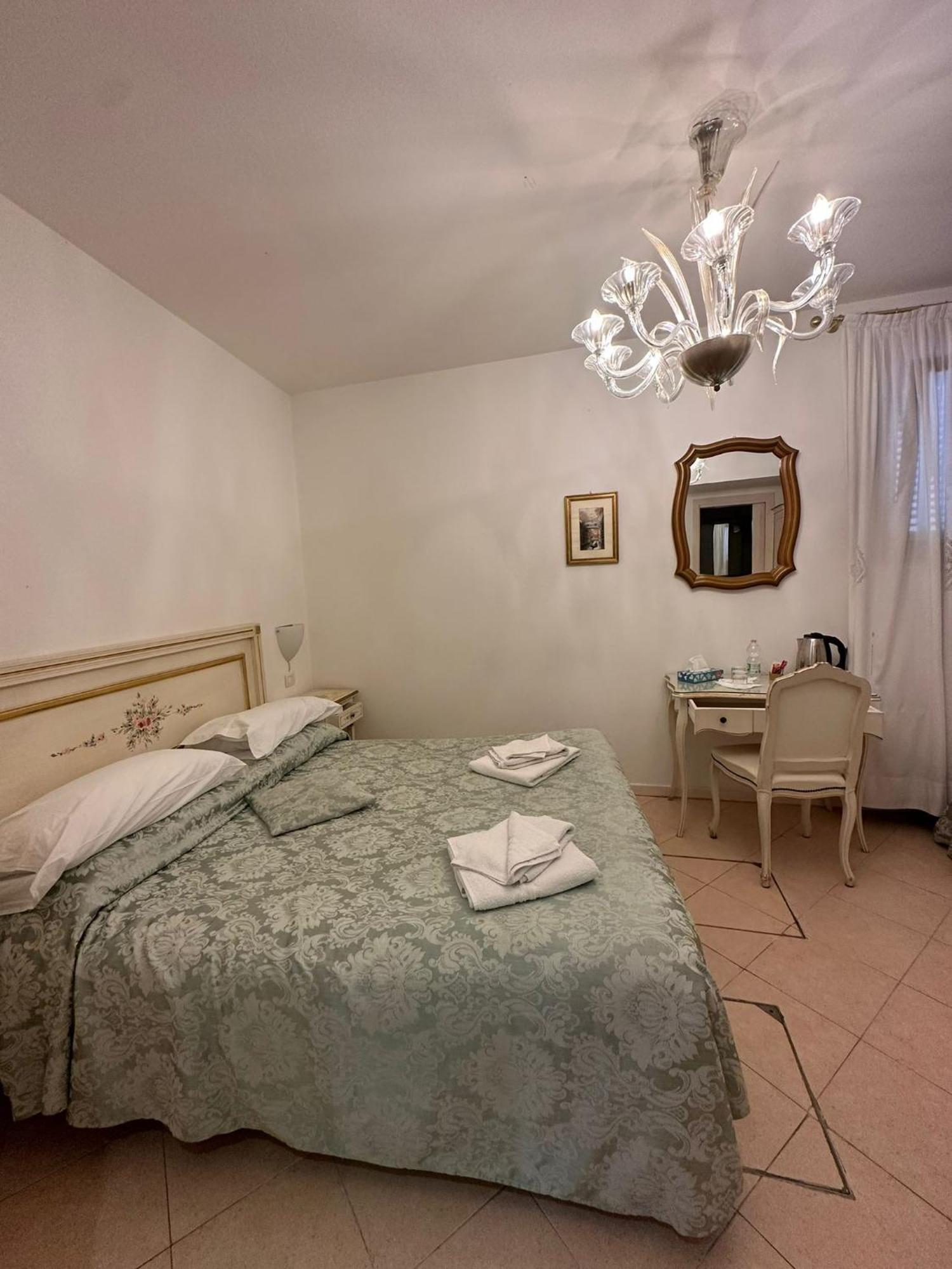 Alloggi Santa Sofia 2*