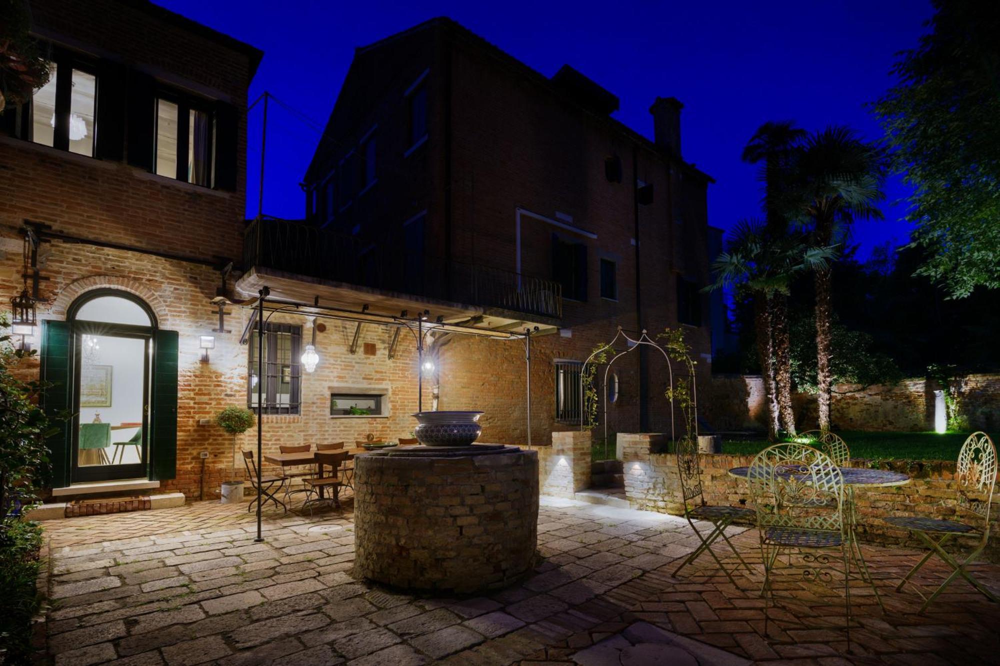 Corte Della Palma Superb Venetian Garden Apartment