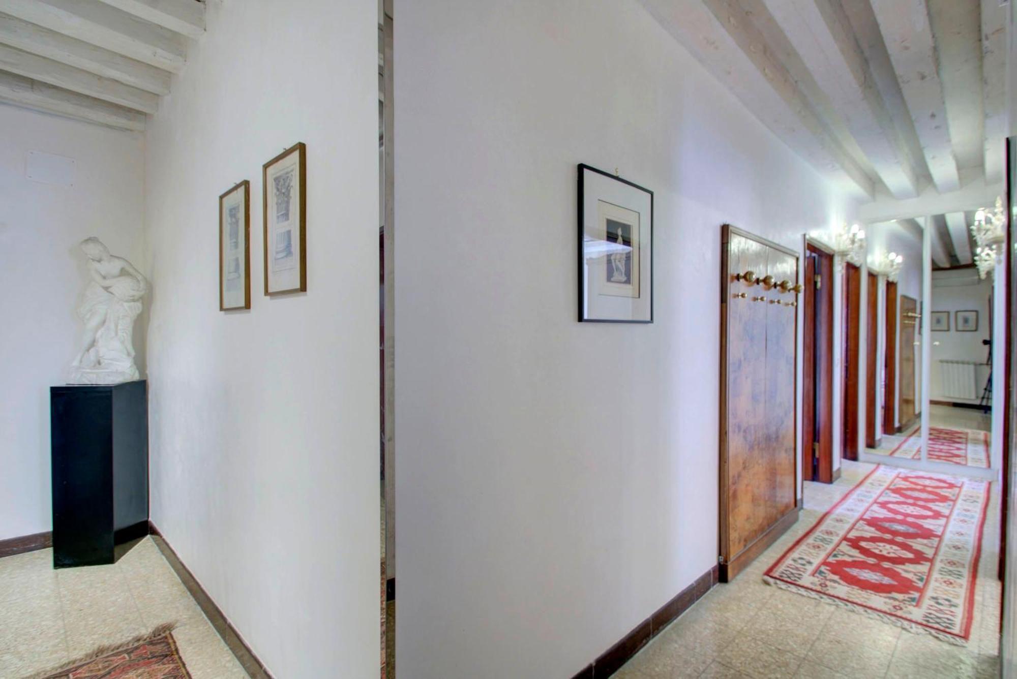 Marco Canal-views Apartment