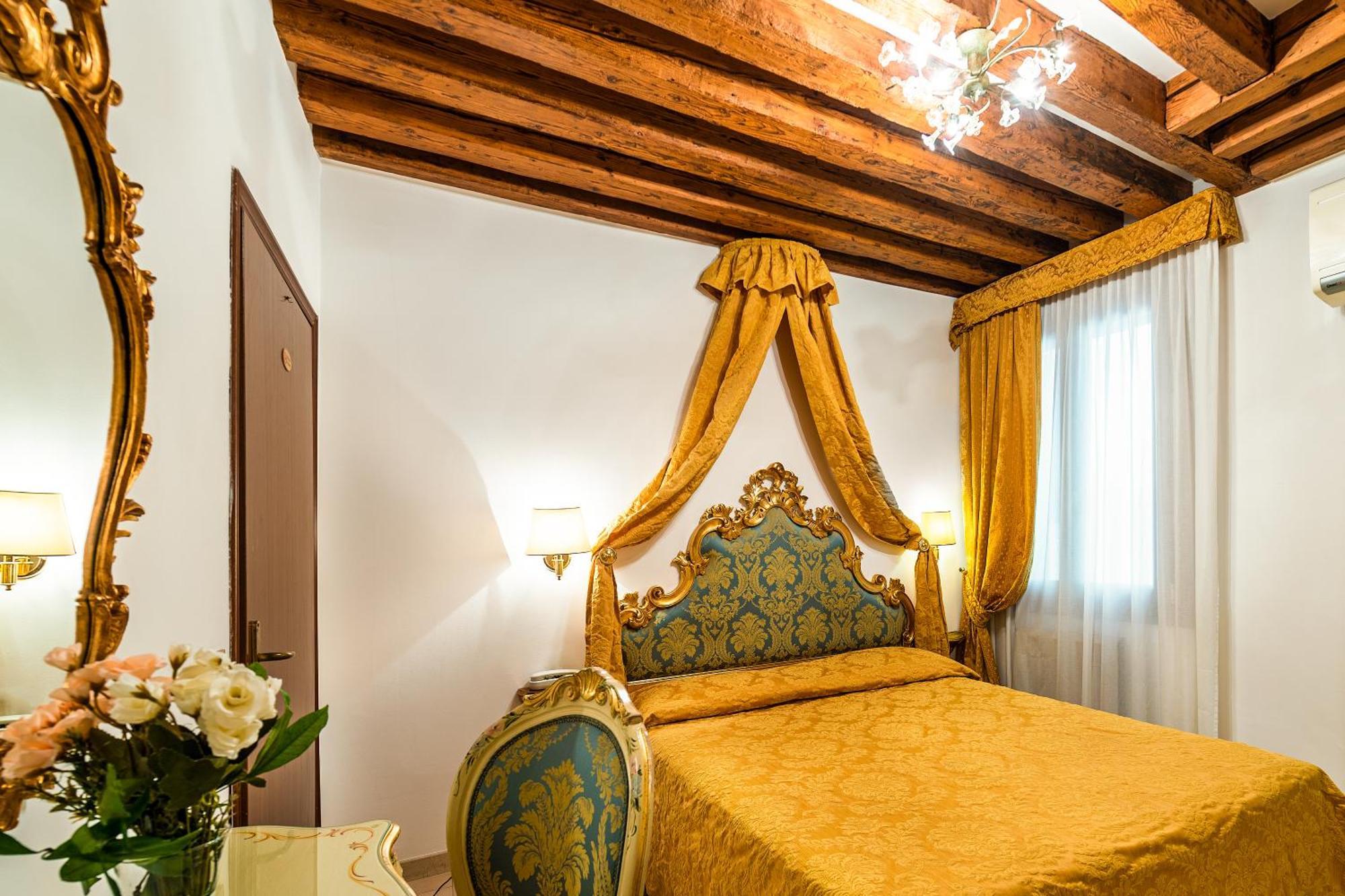 Al Vagon Hotel