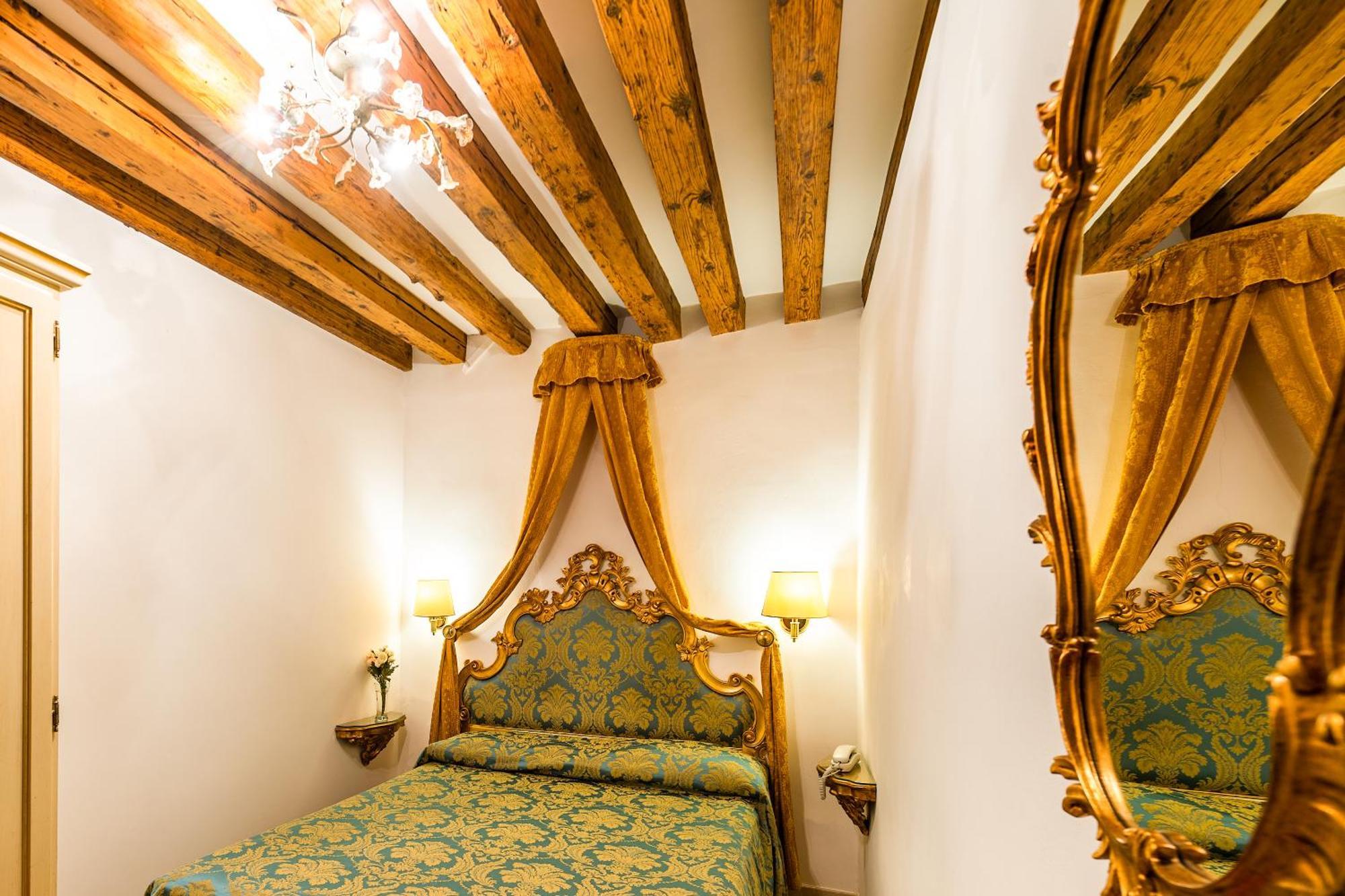 Al Vagon Hotel