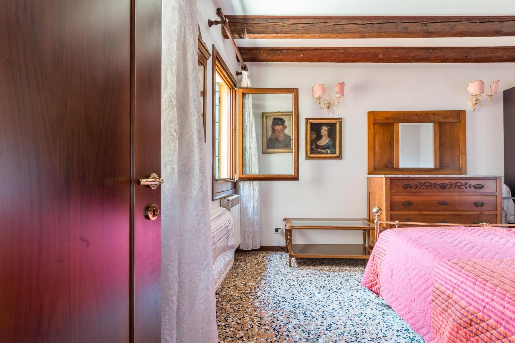 Vivaldi Apartment