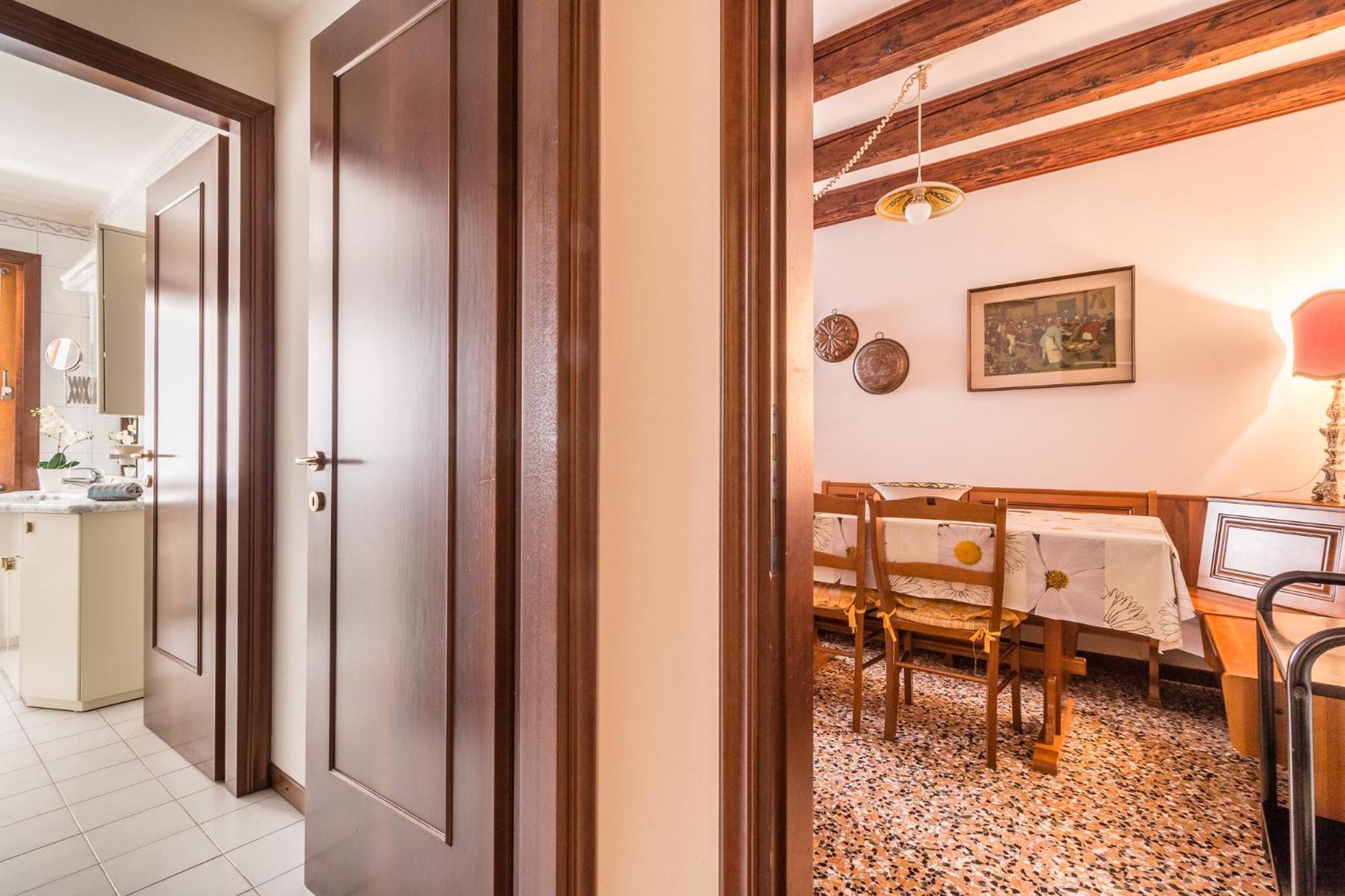 Vivaldi Apartment *