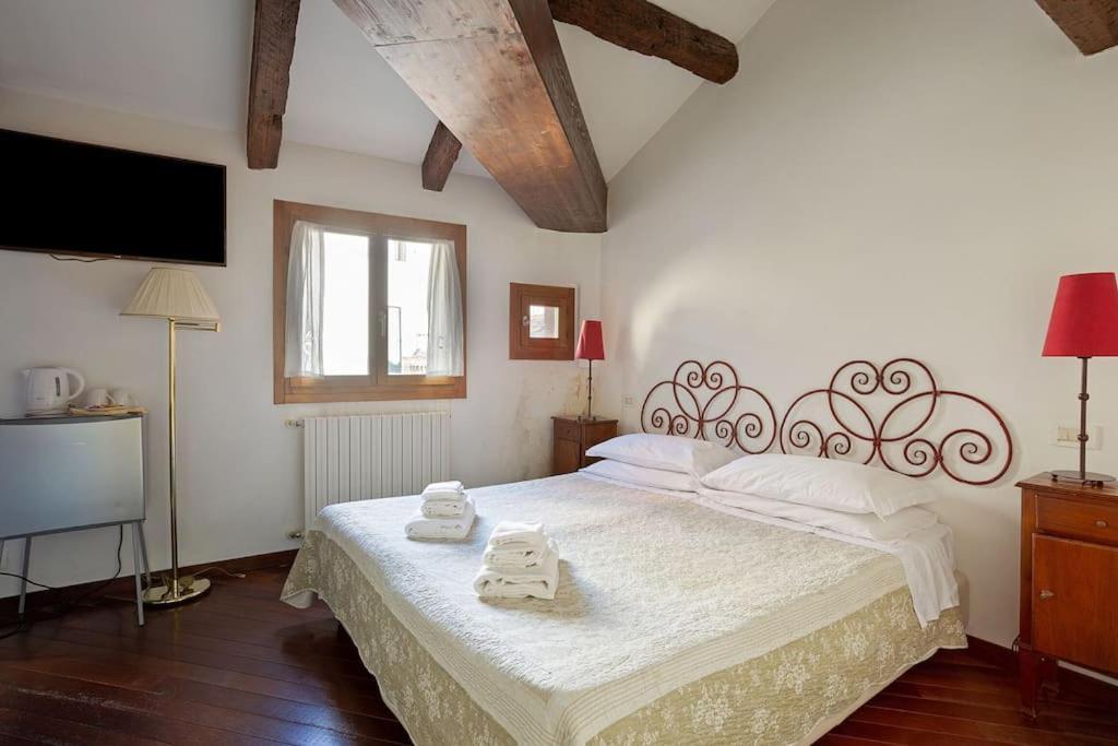 Rialto View Aparment