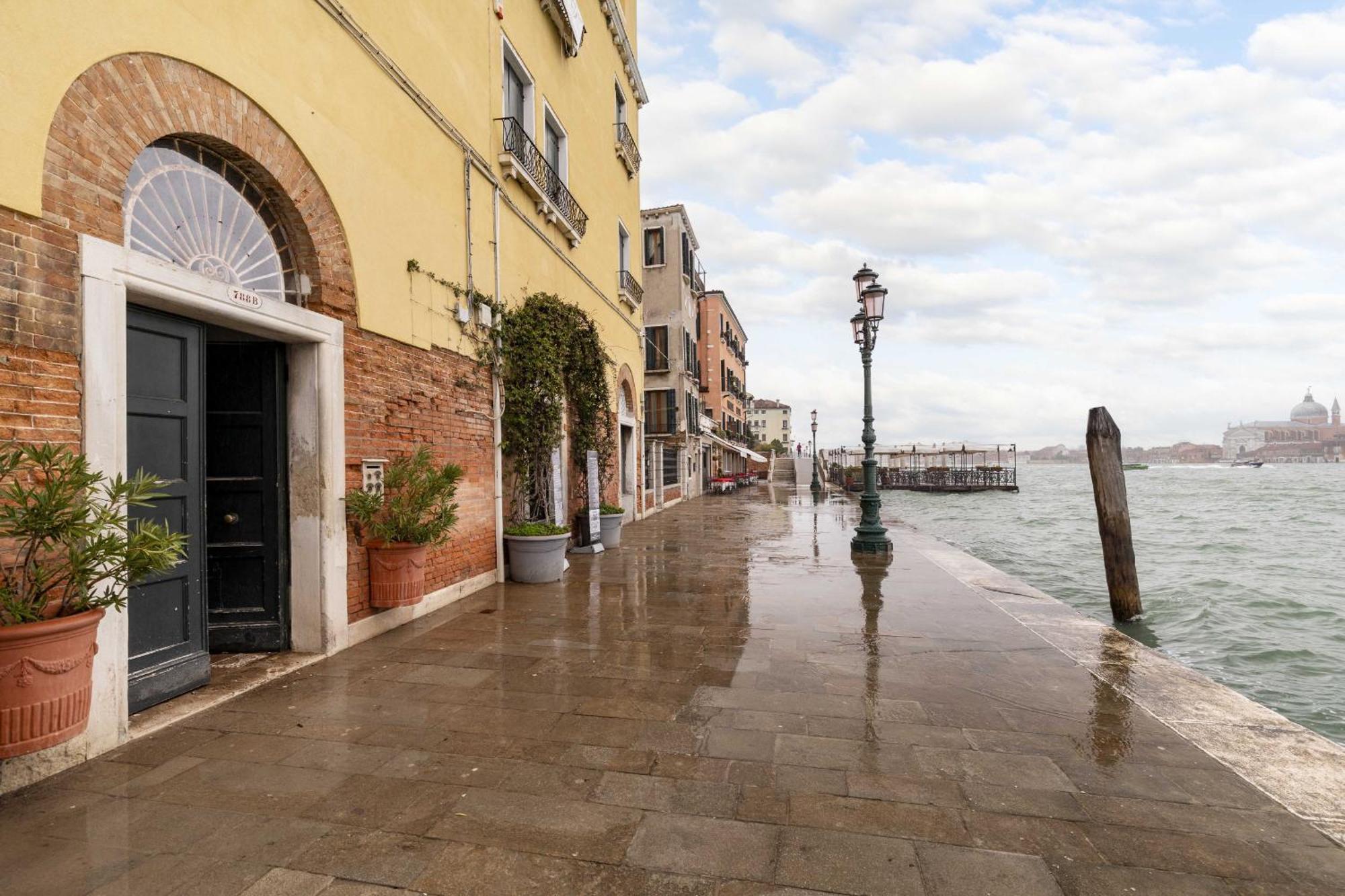 Accademia Sunshine With Terrace Venice