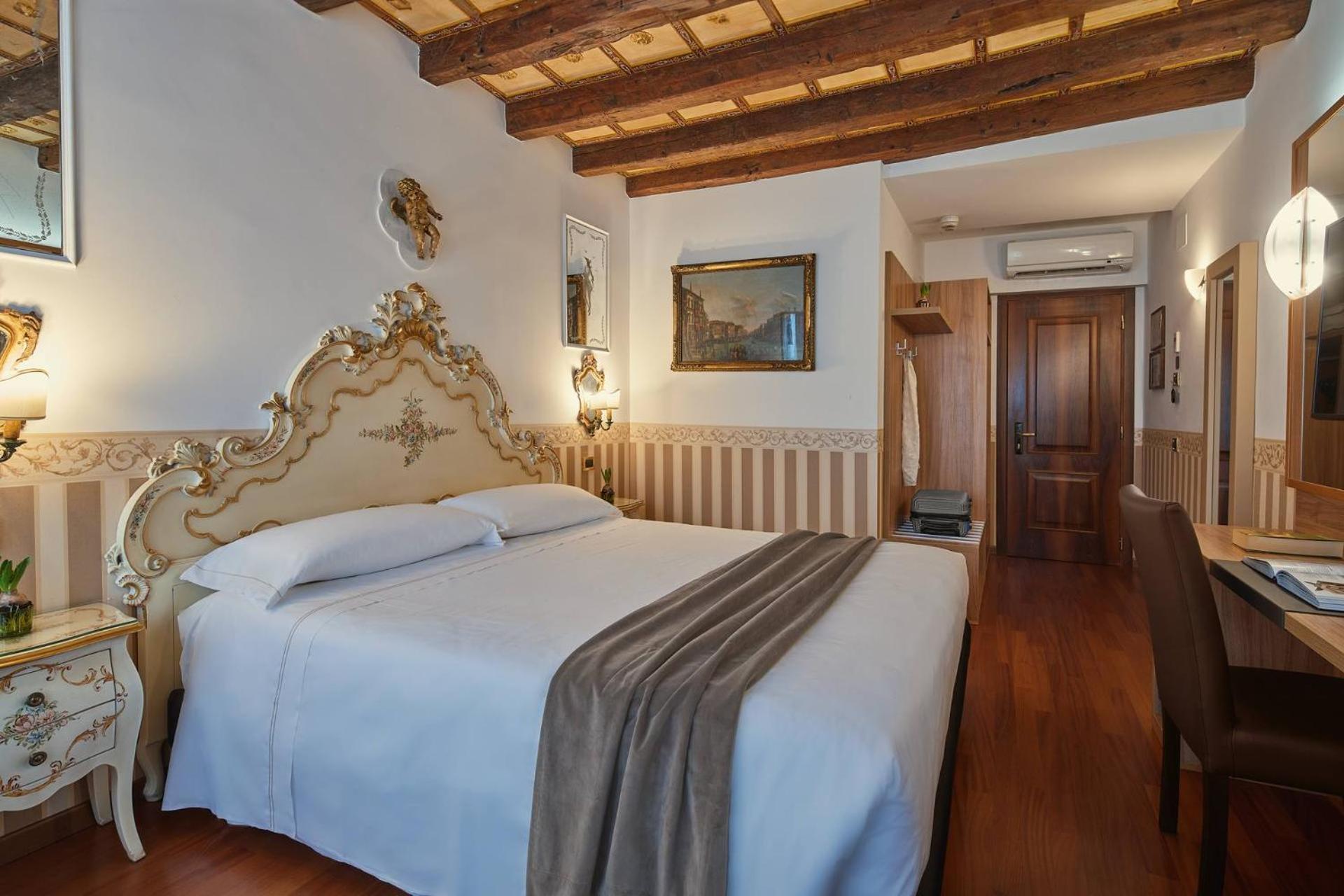 Hotel Unahotels Ala Venezia-adults 16 Venice