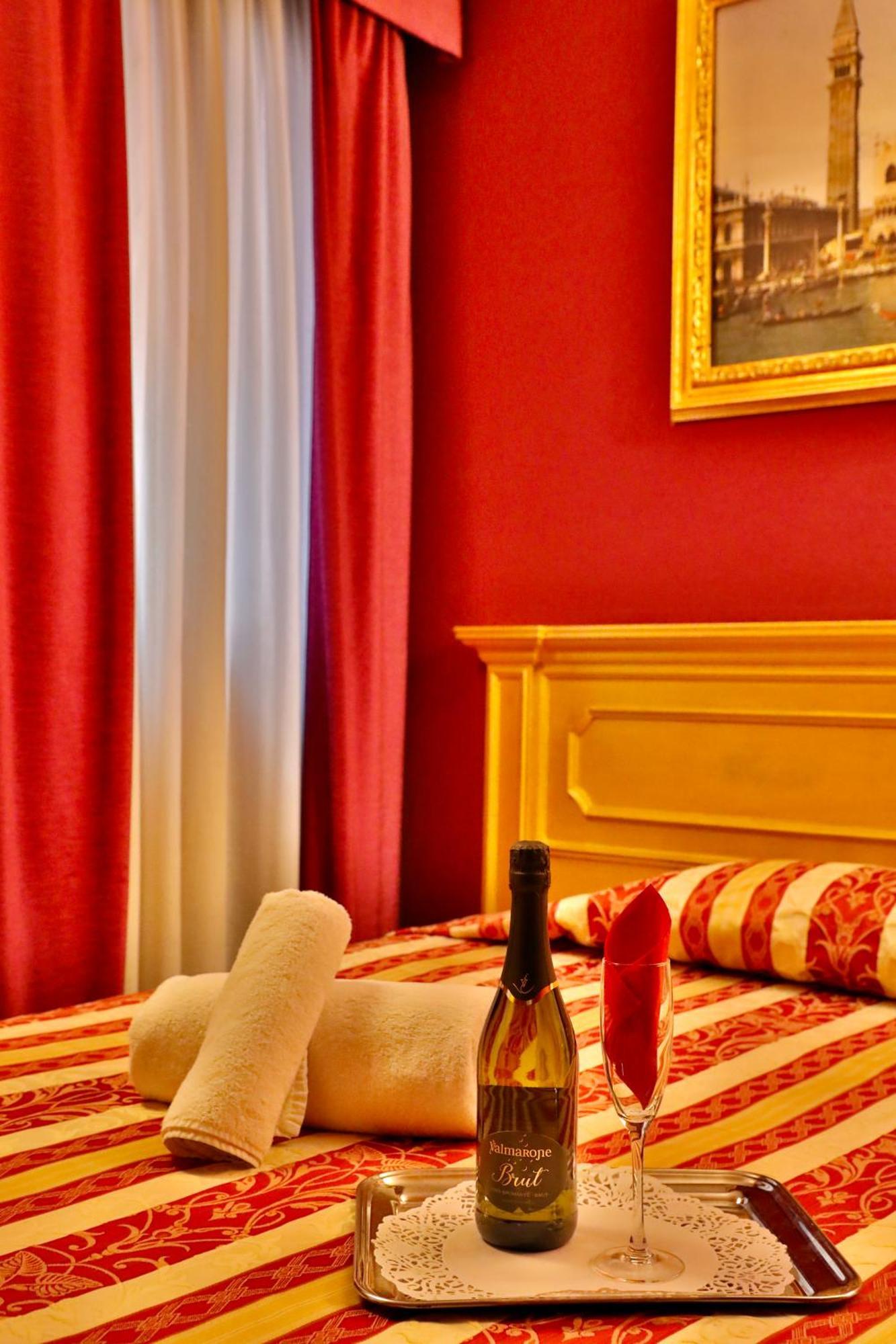 Noemi 3* Venice