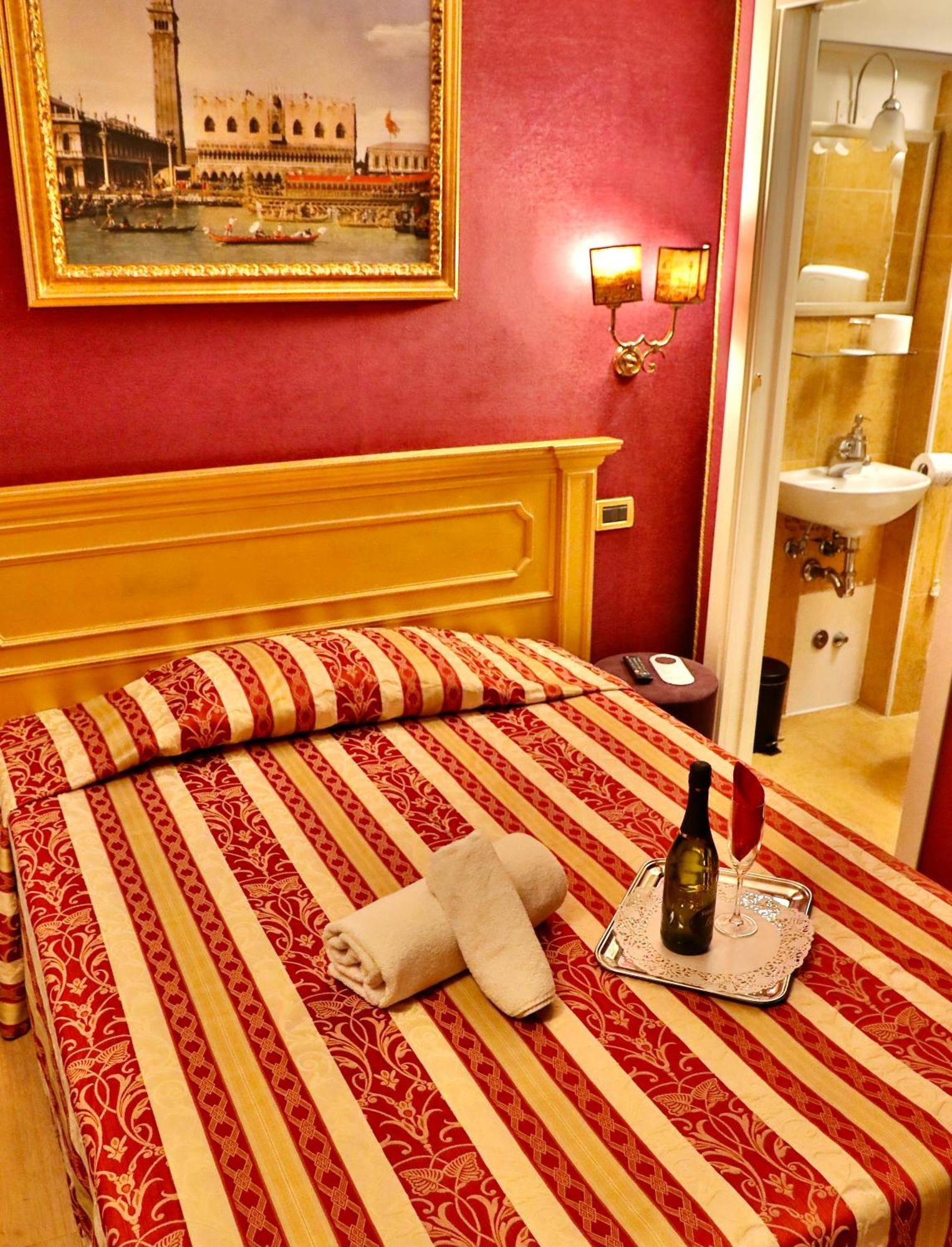 Noemi 3* Venice