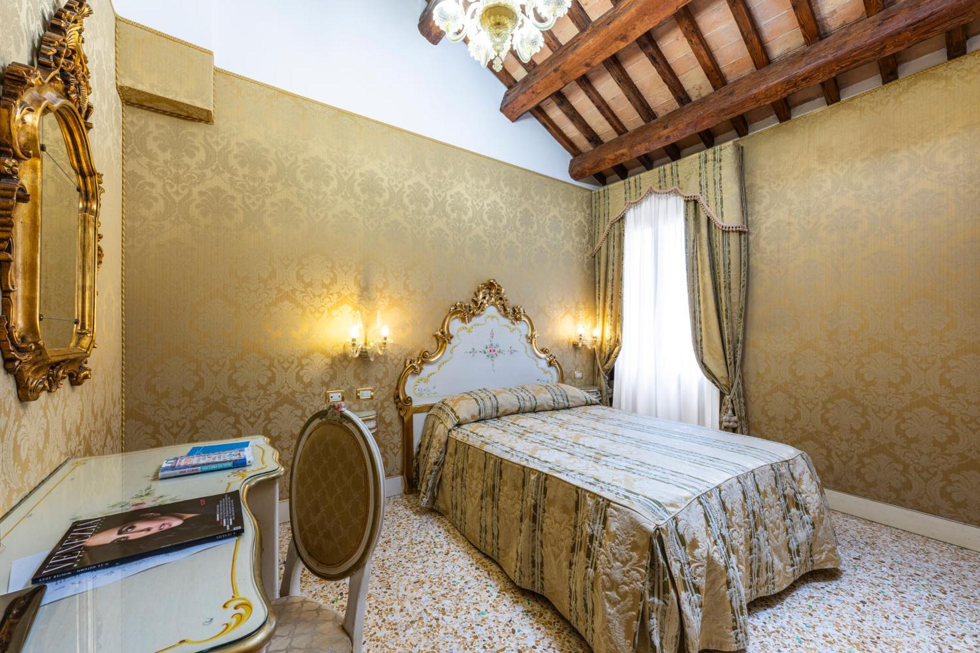 Hotel Ca' Dogaressa 3*