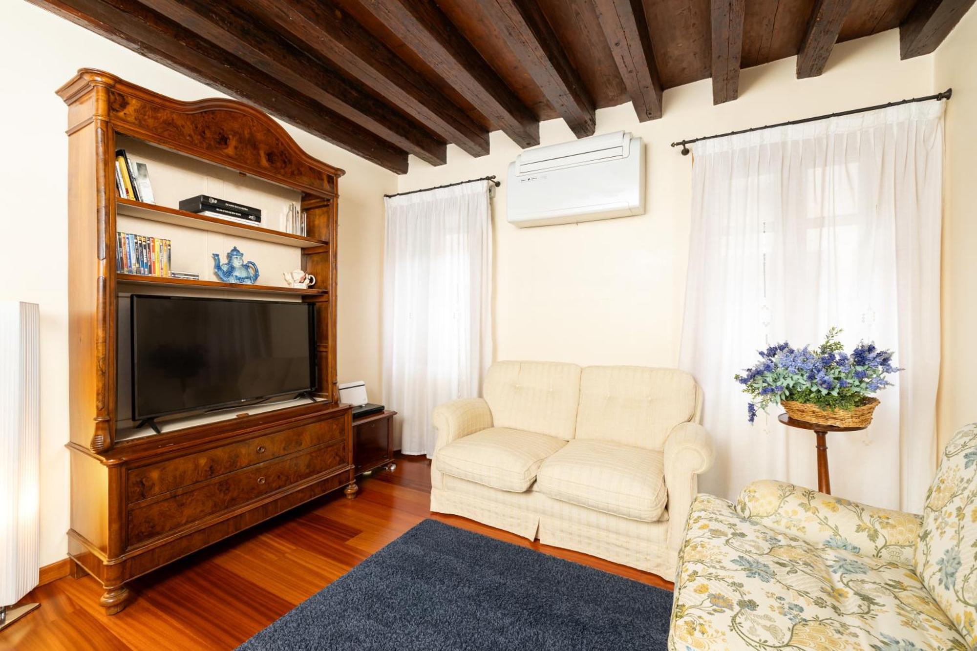 Heaven San Marco 1 E 2, The Elegant A Stone S Throw From St S Square *