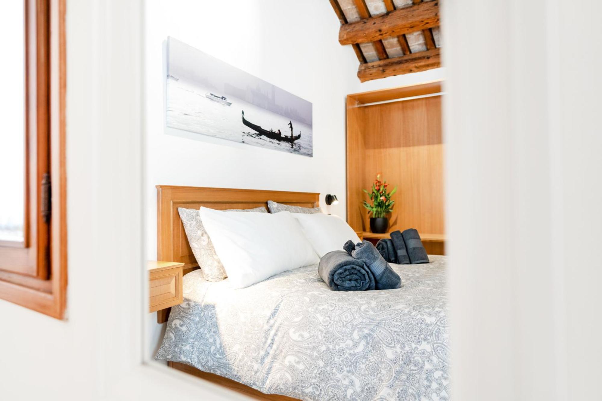 Intera Palazzina Al Centro Di Veneza