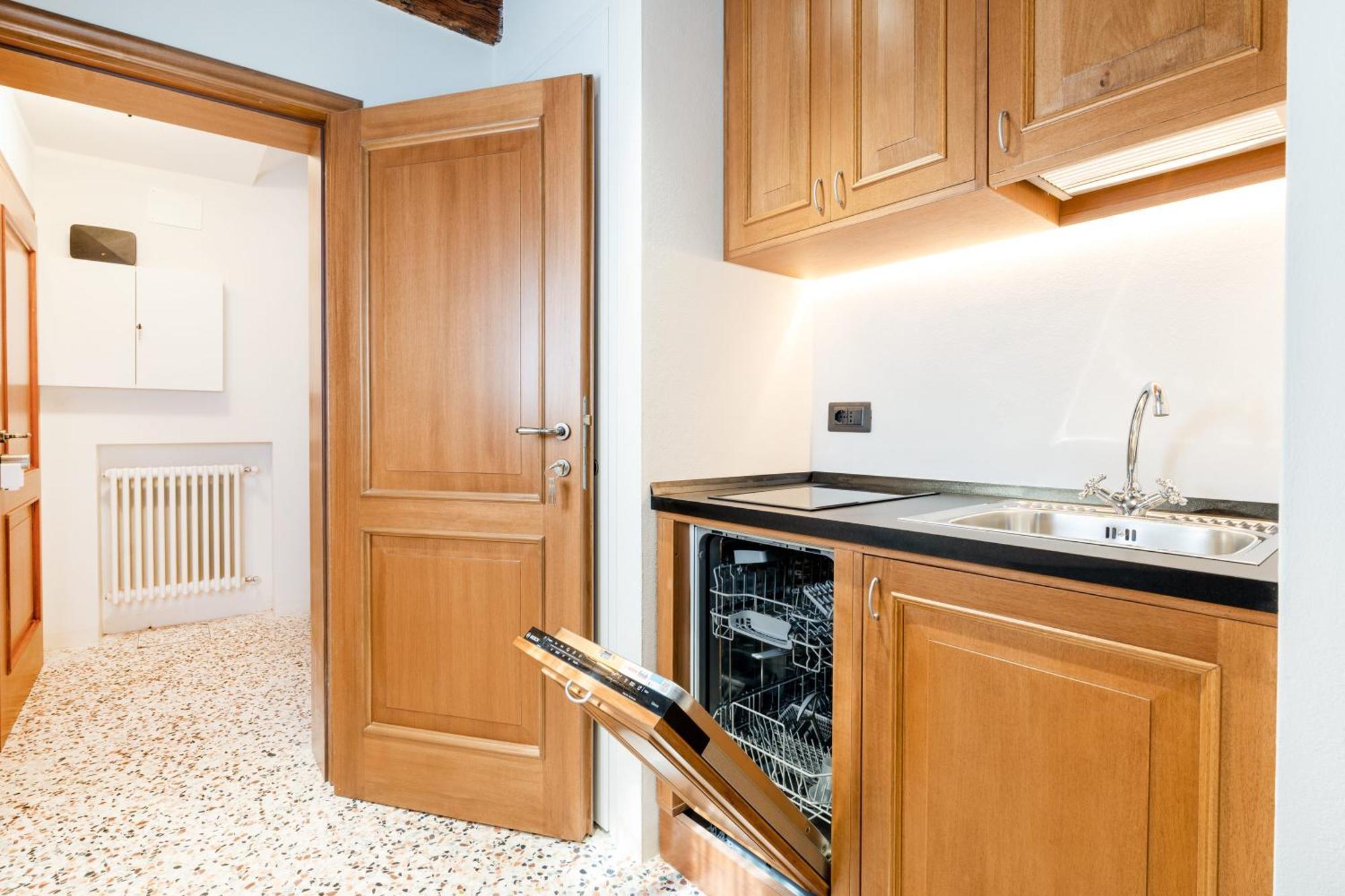 Intera Palazzina Al Centro Di Casa de férias Veneza
