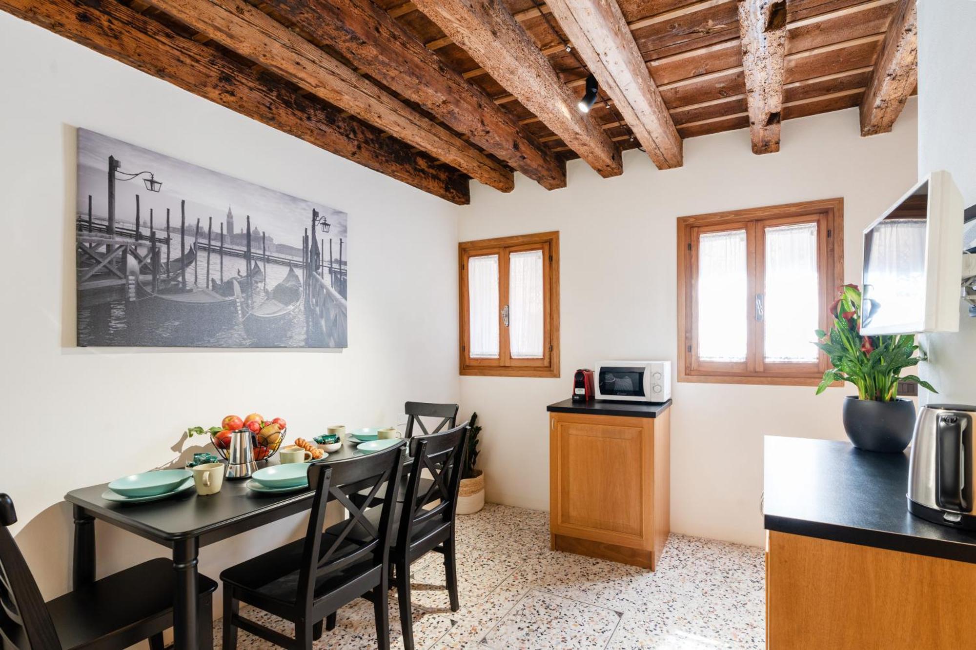 Intera Palazzina Al Centro Di * Veneza