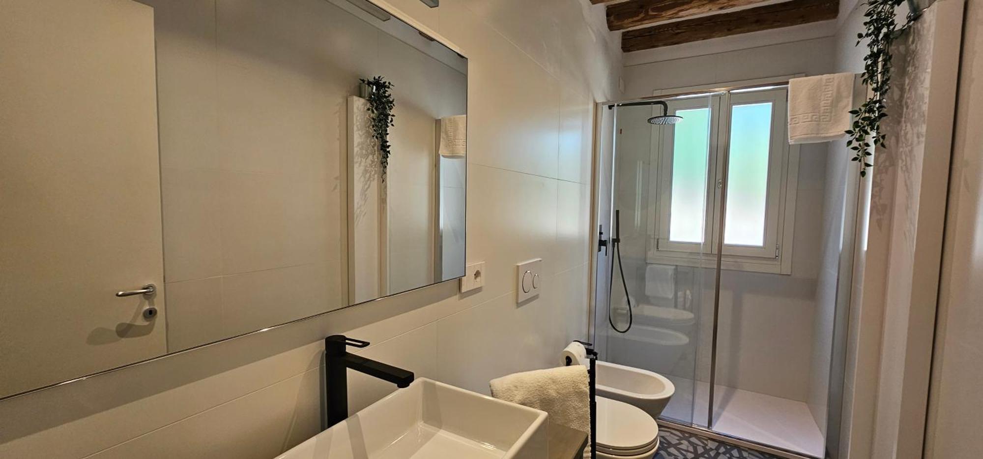 Apartment Small With Private Garden