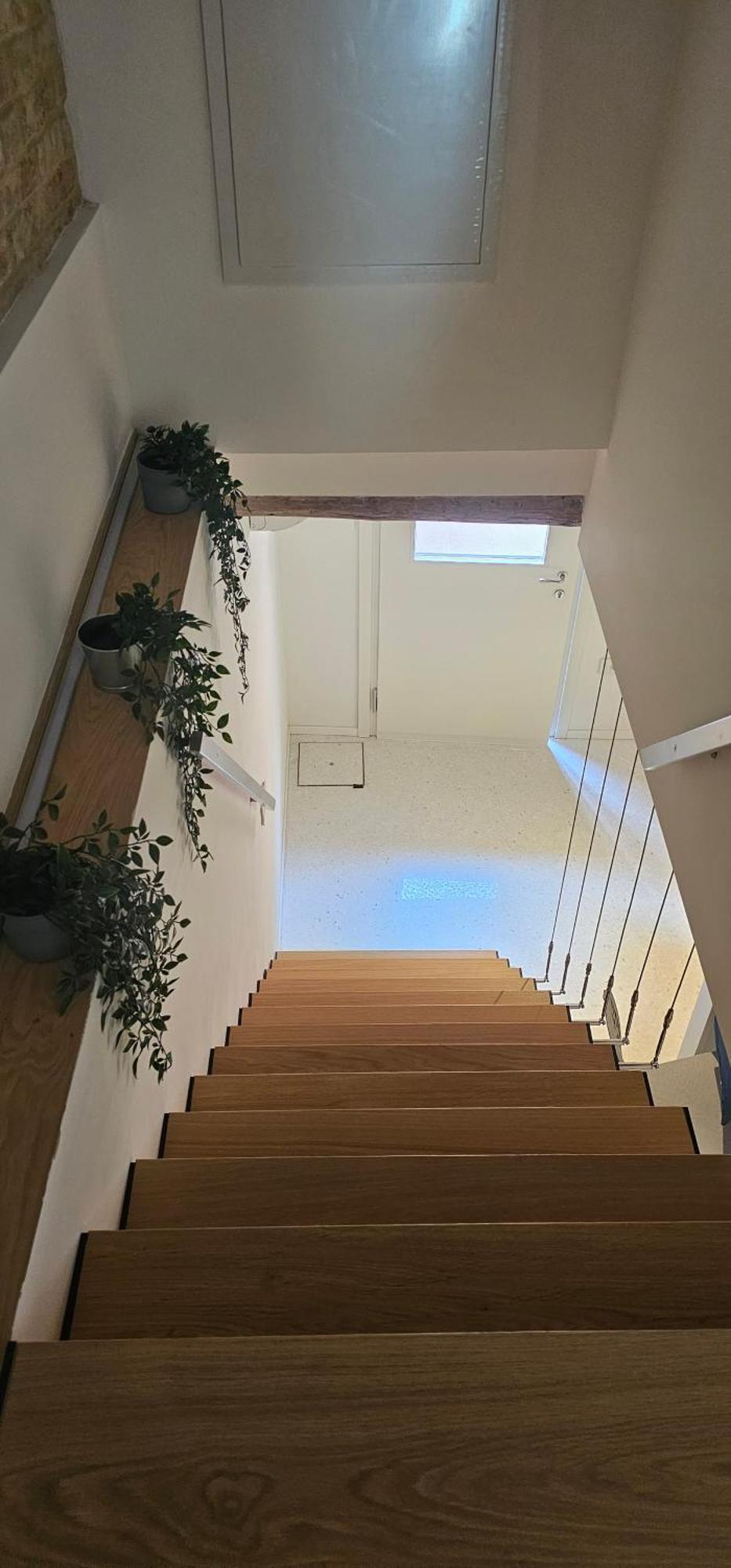Small With Private Garden Apartment *