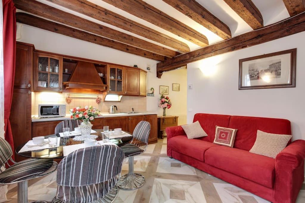 Apartment Casa Angeli L.t. M0270422137 Venice