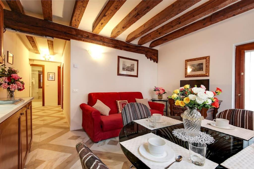 Casa Angeli L.t. M0270422137 Venice
