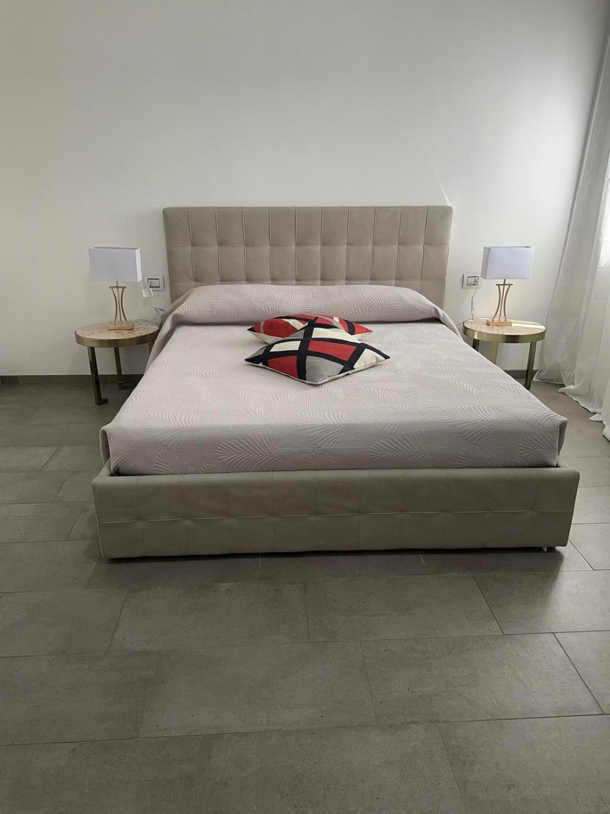 With Private Courtyard Apartment Venice