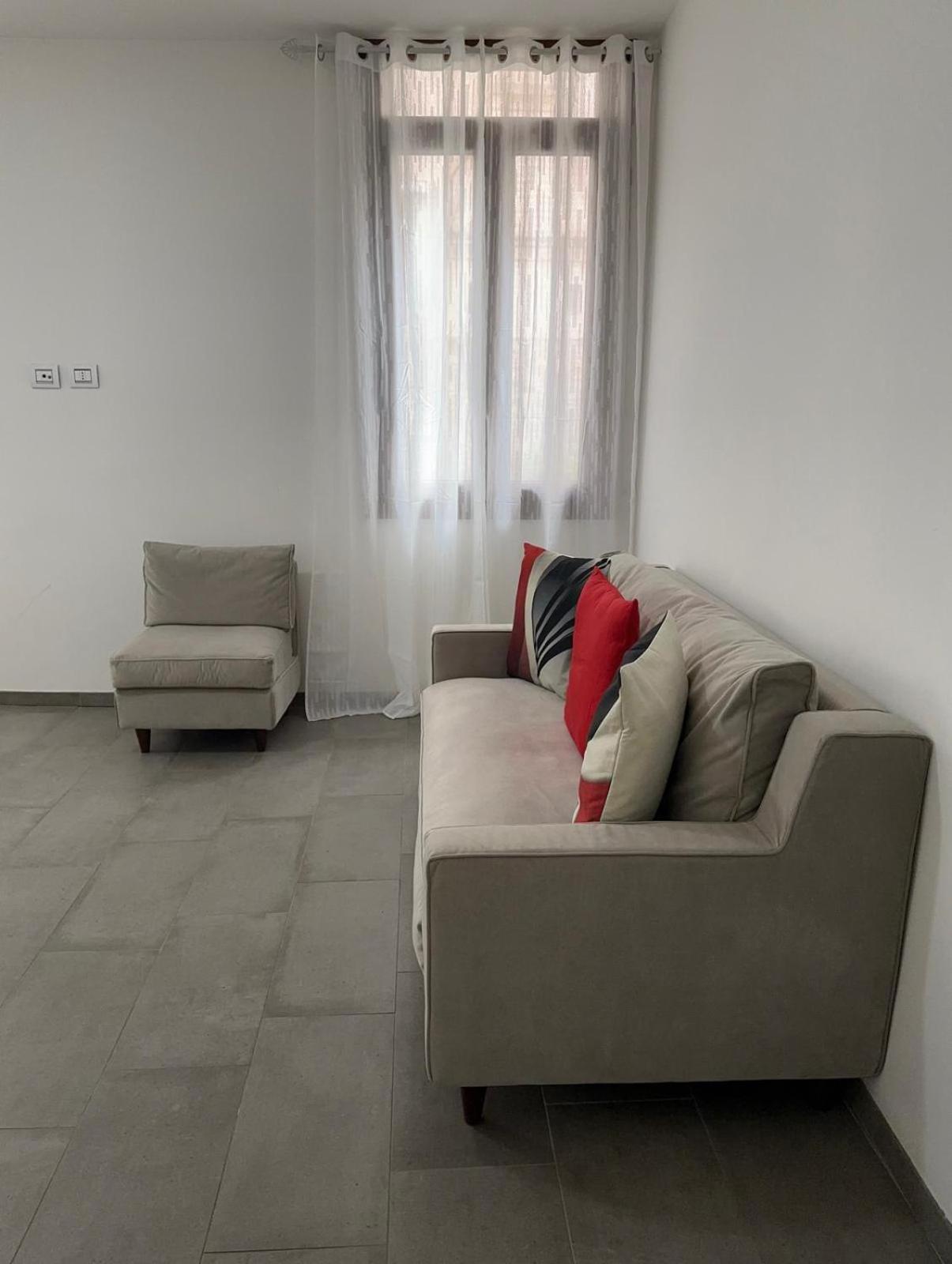 Apartment With Private Courtyard Venice