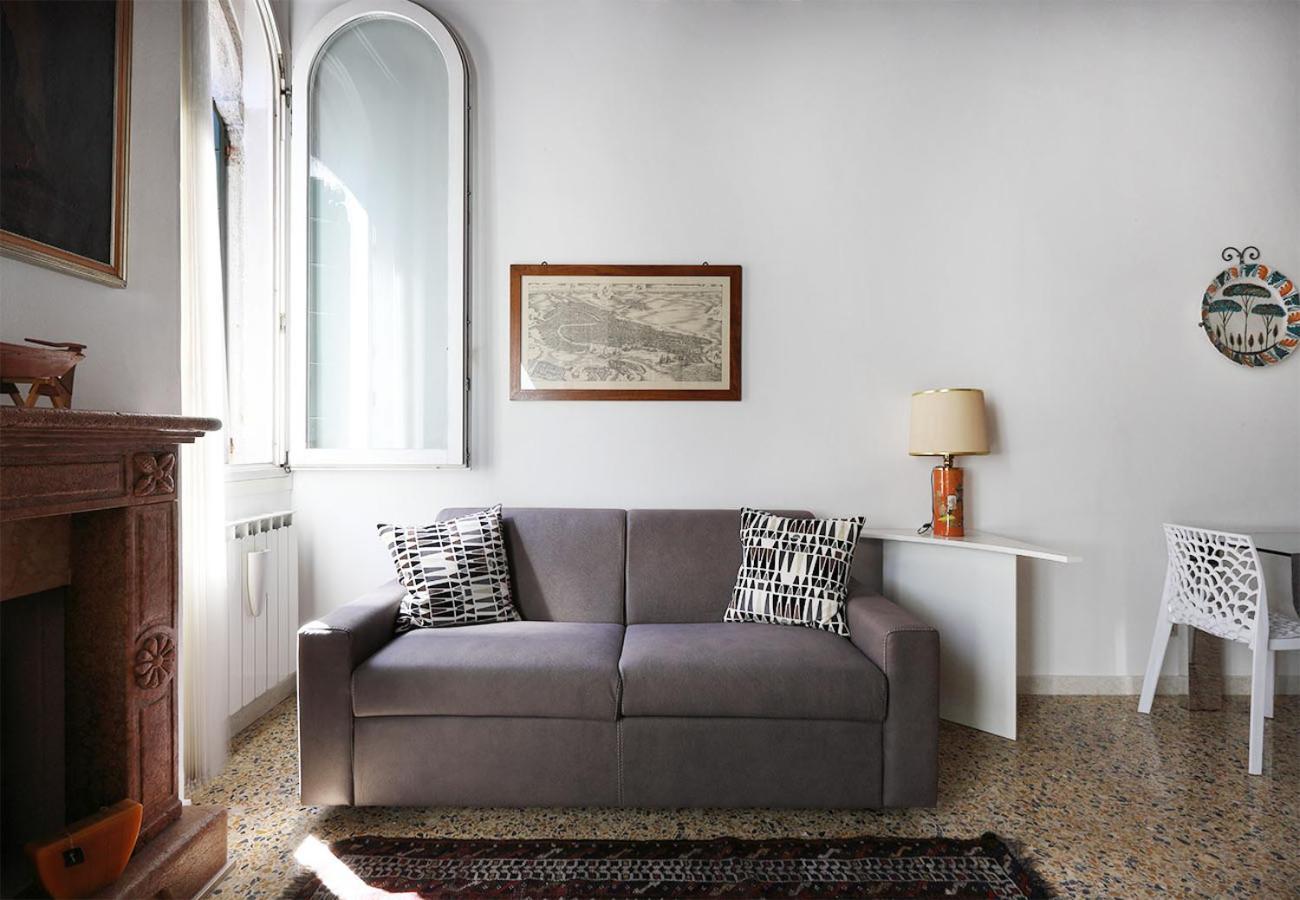 Apartment Casa Del Mandolino - Cozy Near The Station! *