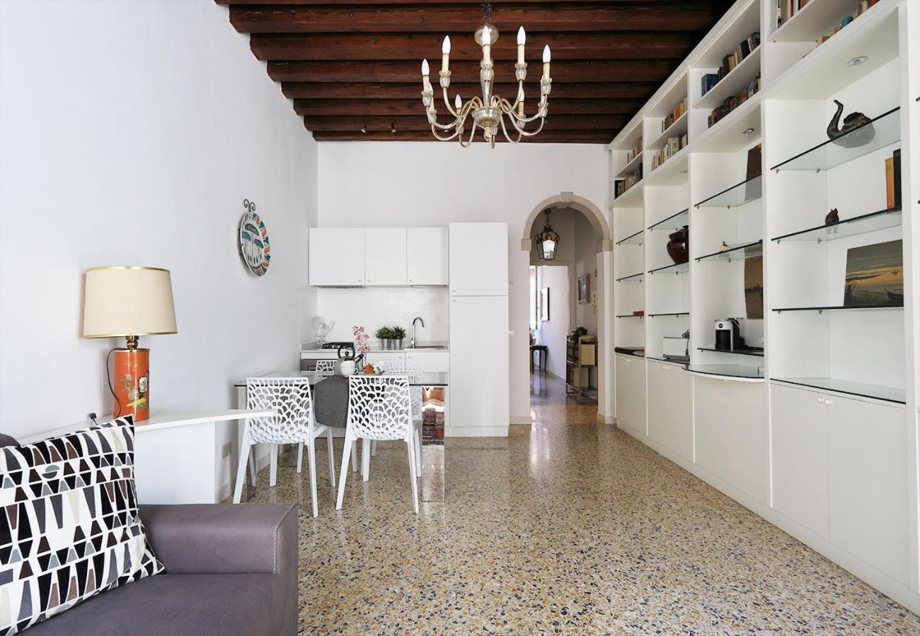 Casa Del Mandolino - Cozy Near The Station! Apartment
