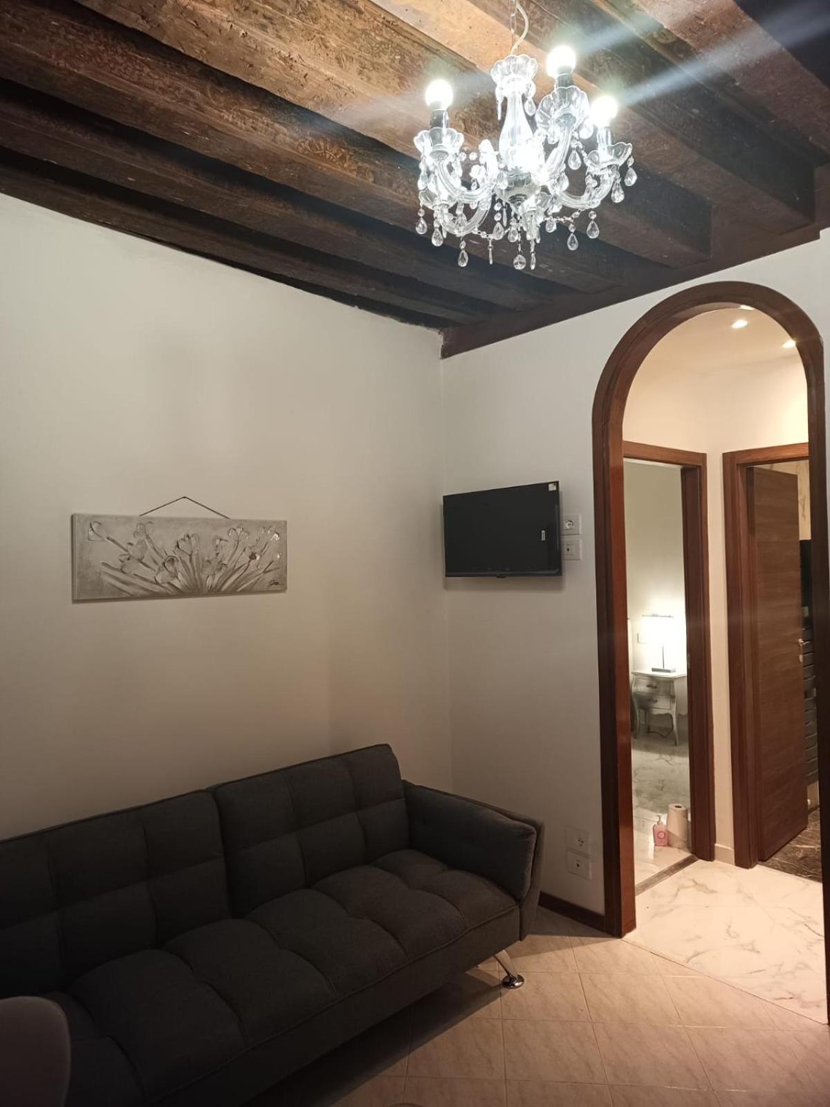 In - Luxury * Venice