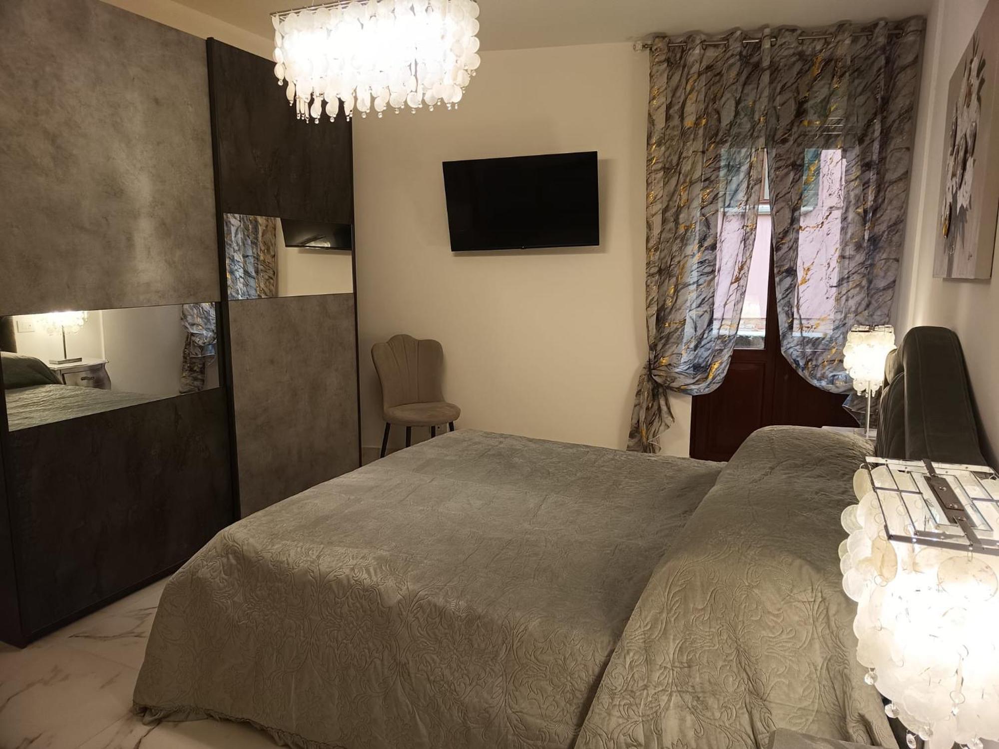 In - Luxury Apartment *