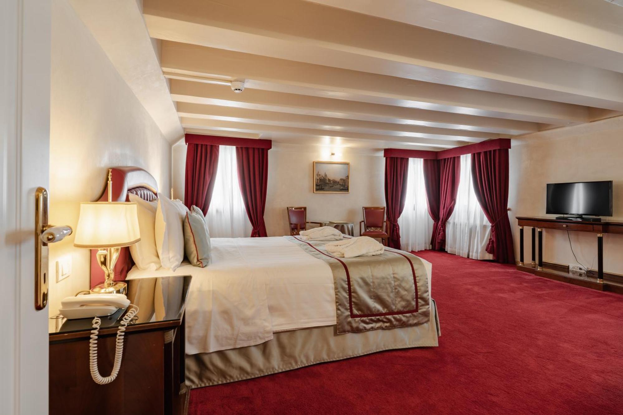 Dona Palace Hotel 4*