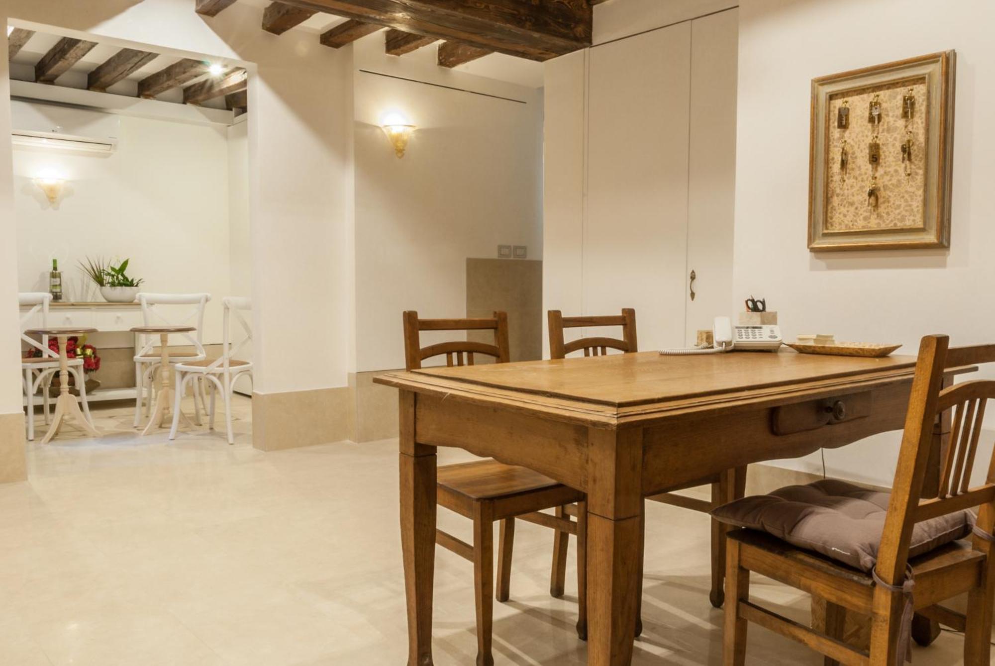 Ca' San Trovaso - 6 Bed & Breakfast