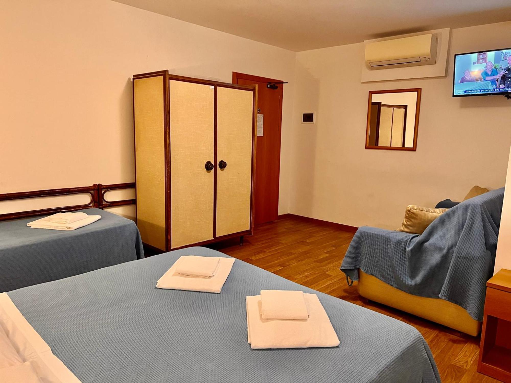 Canada Hotel 2*