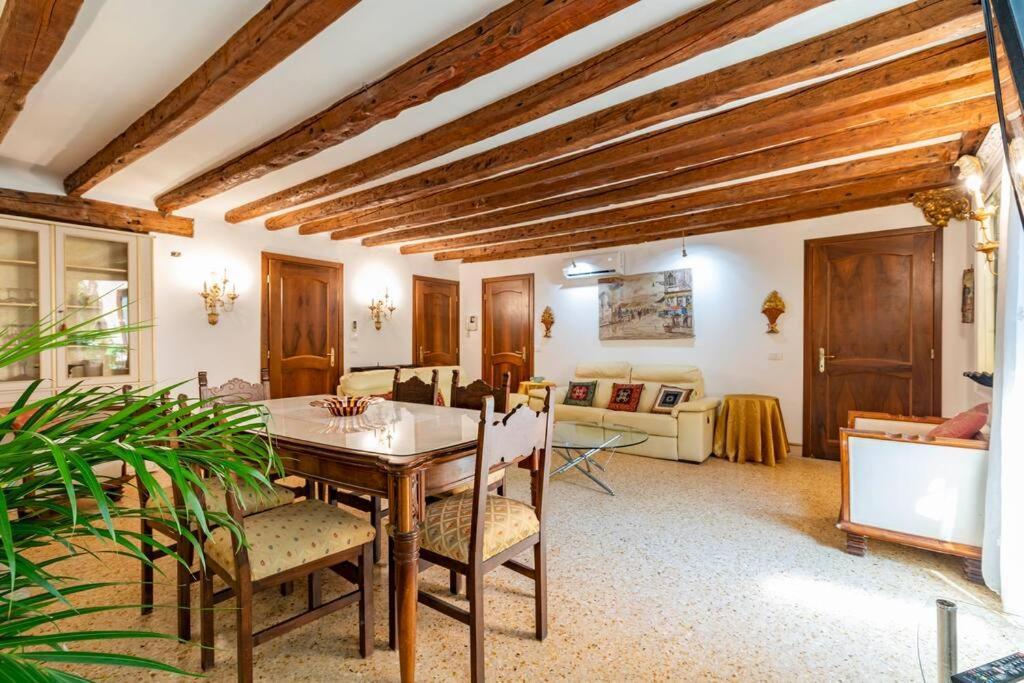 Appartamento Ca' Mandorla 027042loc09523 Venezia