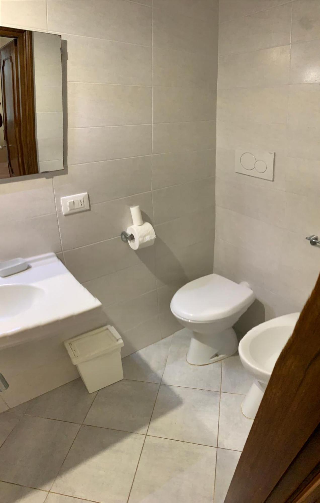 Romantic Enchantment With Private Bathroom Guest house *