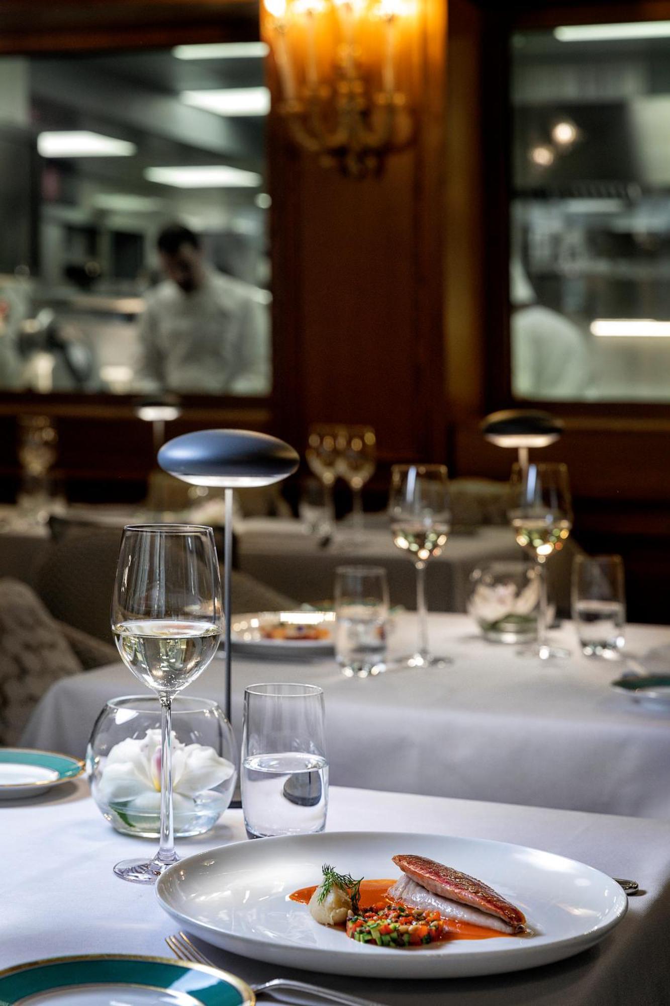 Baglioni Luna - The Leading Of The World