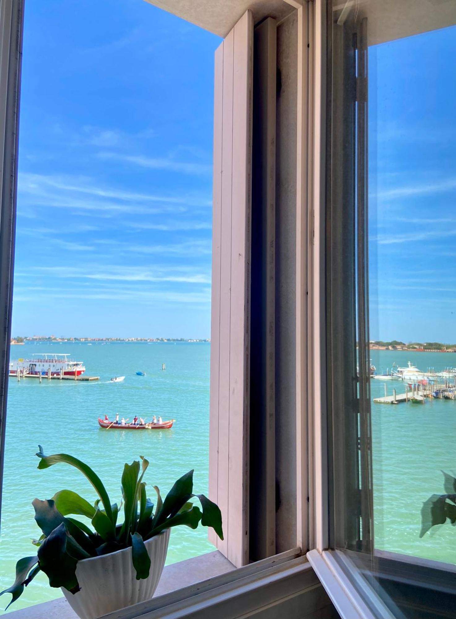 Miami In Apartment *