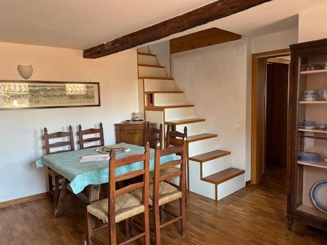 Homes & Holidays *