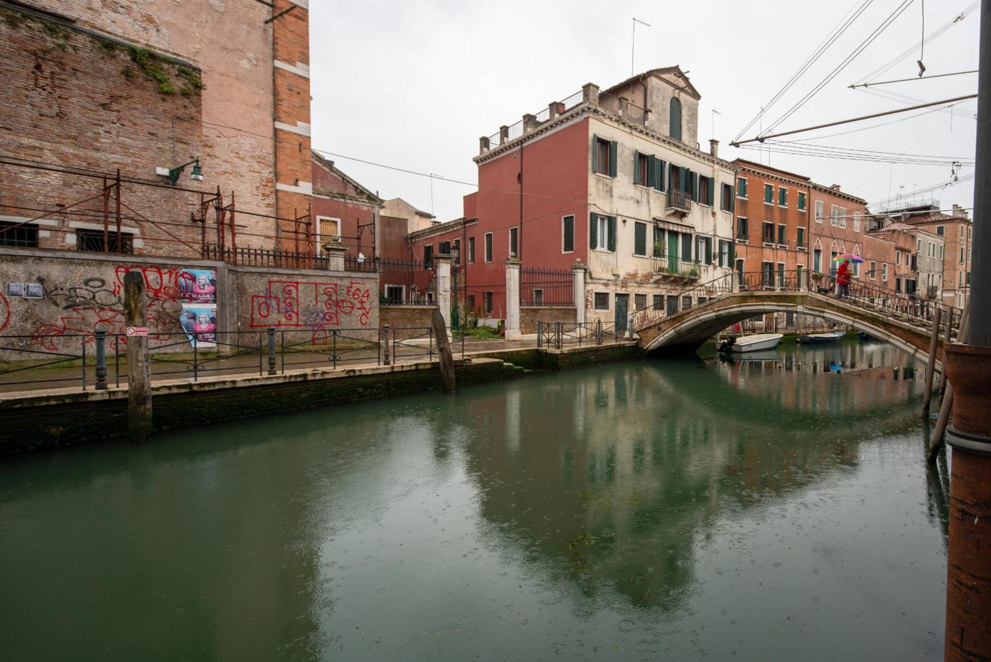 Jewel Canal View By Wonderful Italy *