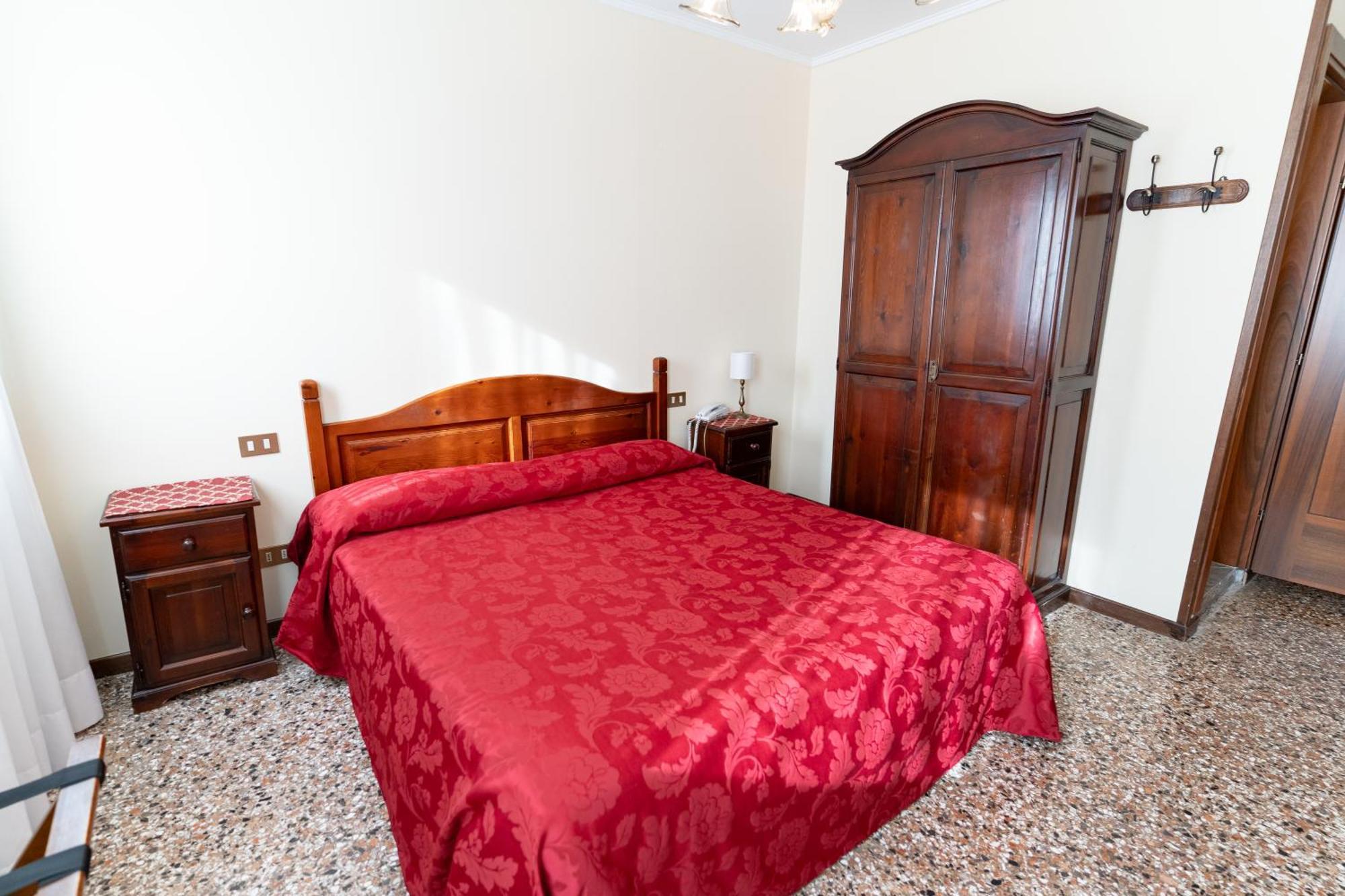 Hotel Tivoli 2*